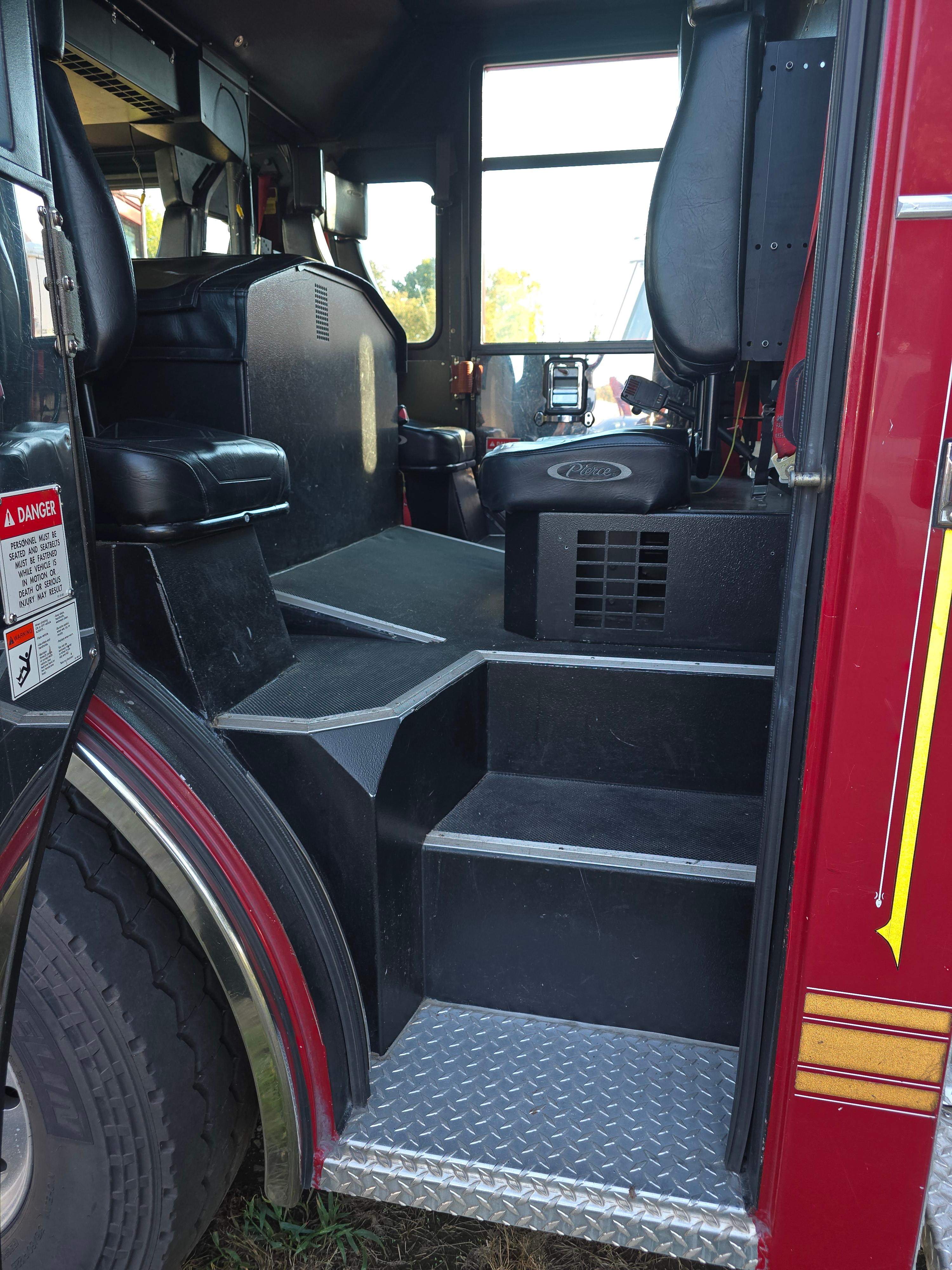 2006 Pierce Contender Pumper - image 7