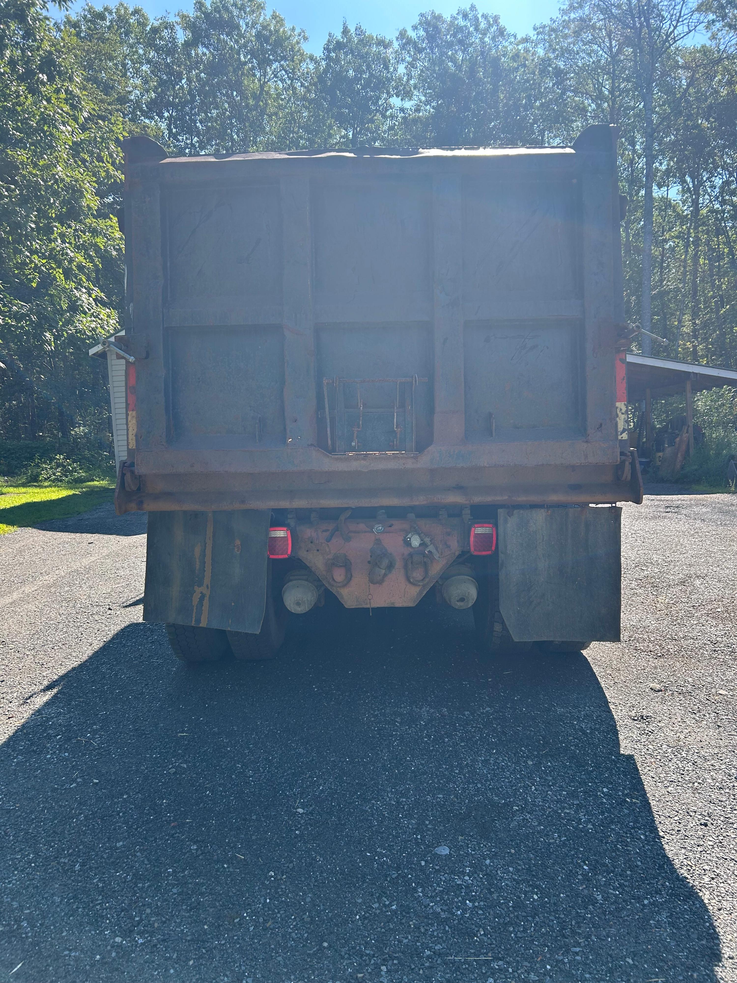 1999 Ford L9000 Dump Truck - image 6