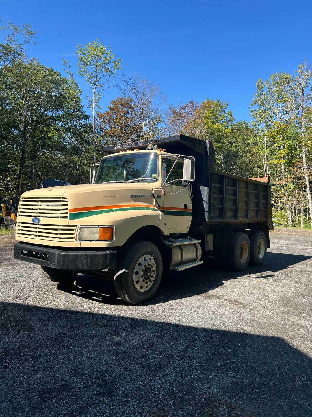 1999 Ford L9000 Dump Truck