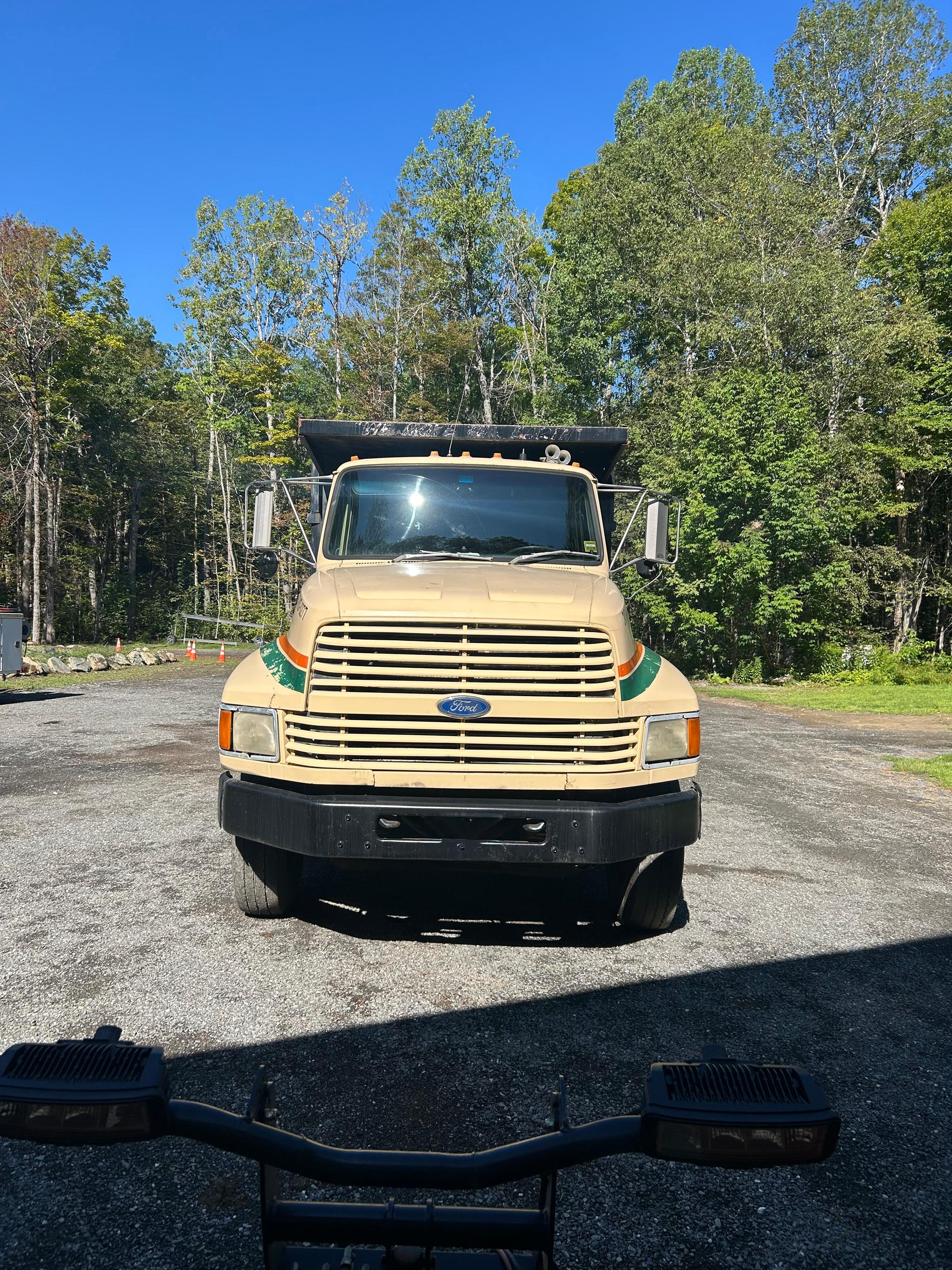 1999 Ford L9000 Dump Truck - image 3