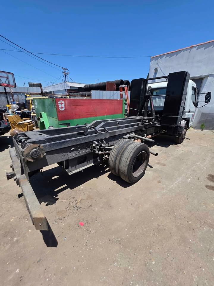 2021 Hino FUSO FE180 Hooklift - image 7