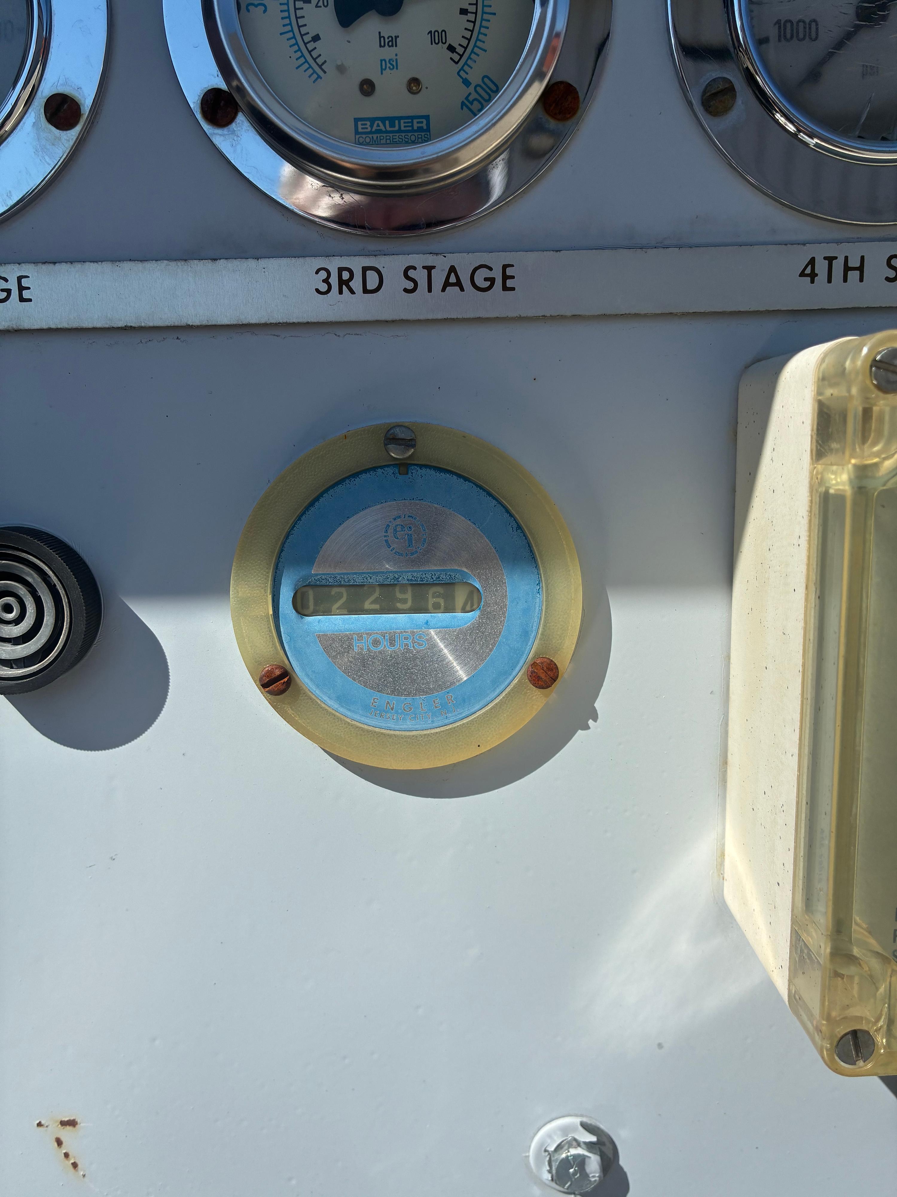 Bauer UNUS 12-E1 Breathing Air Compressor - image 3