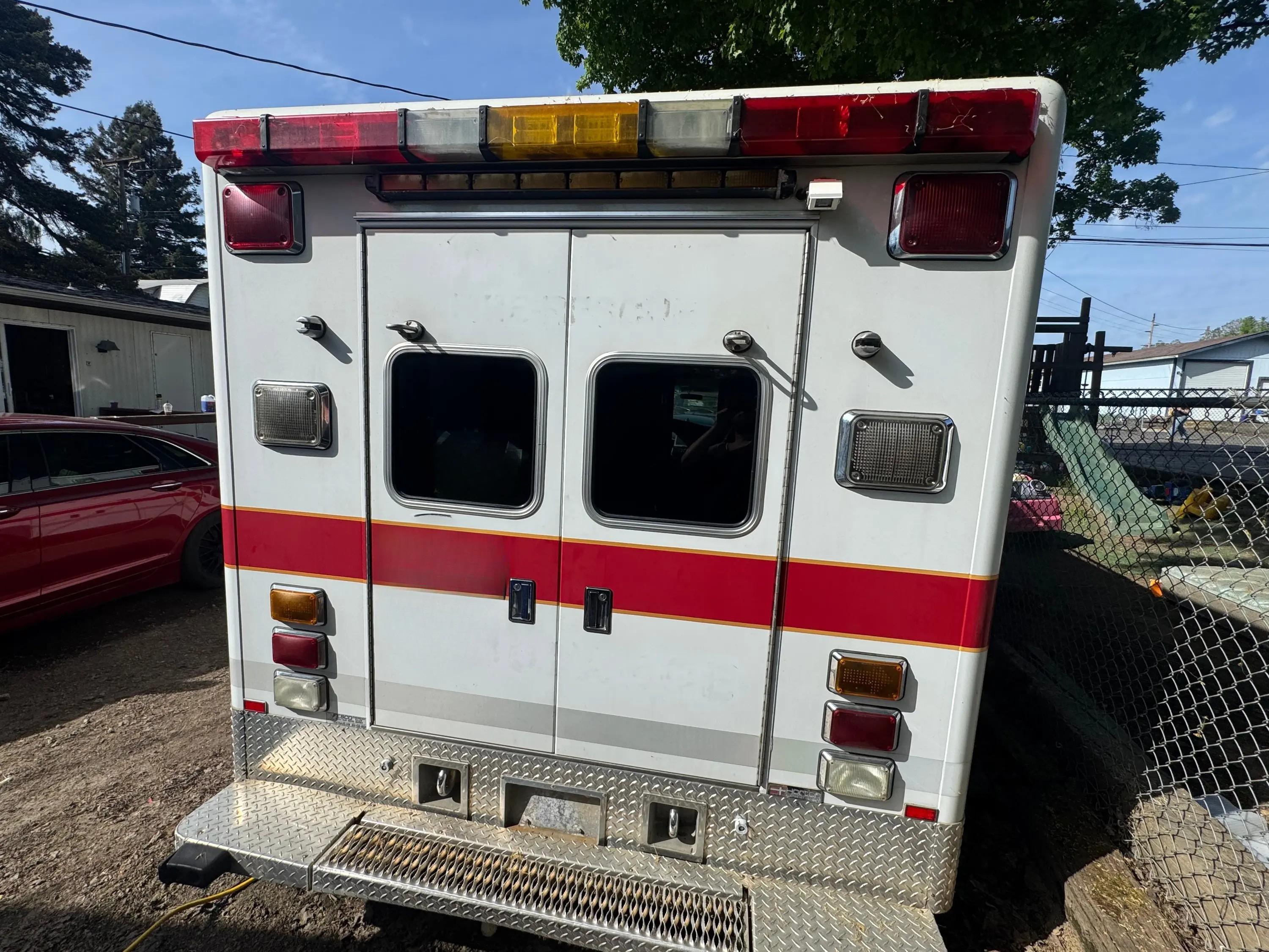 2006 Horton Ford Type III Ambulance - image 6