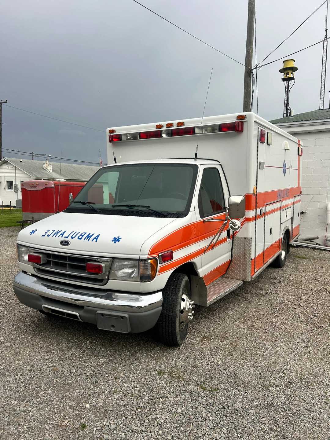 2000 McCoy Miller Ford Ambulance