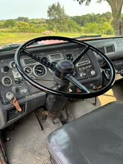 1990 Ford Dump Truck - image 5