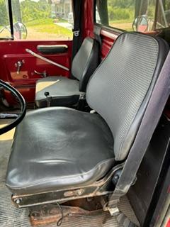 1990 Ford Dump Truck - image 4