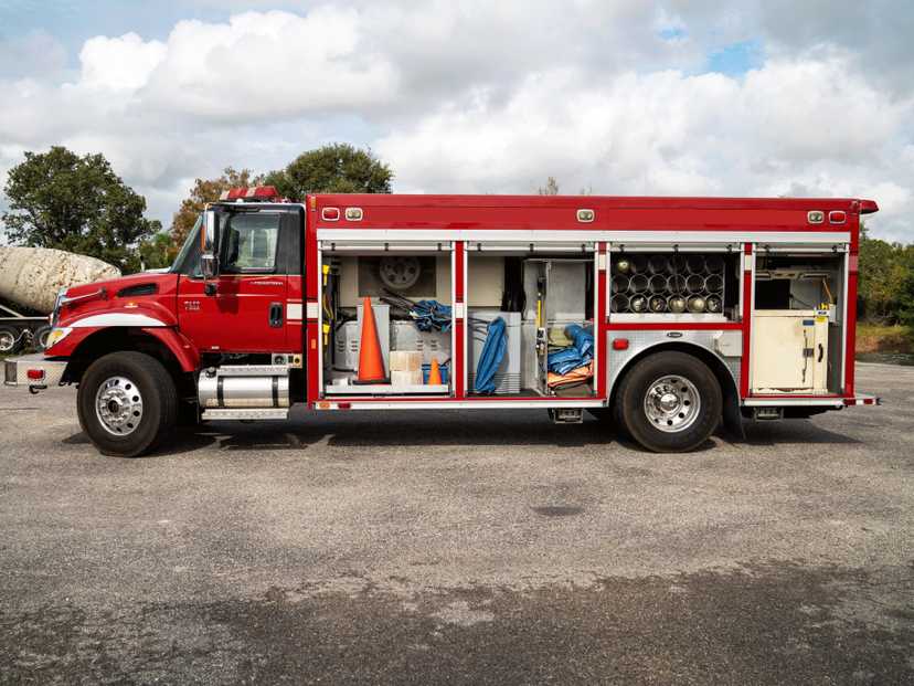 2004 E-One International Commercial Air Truck — photo 2