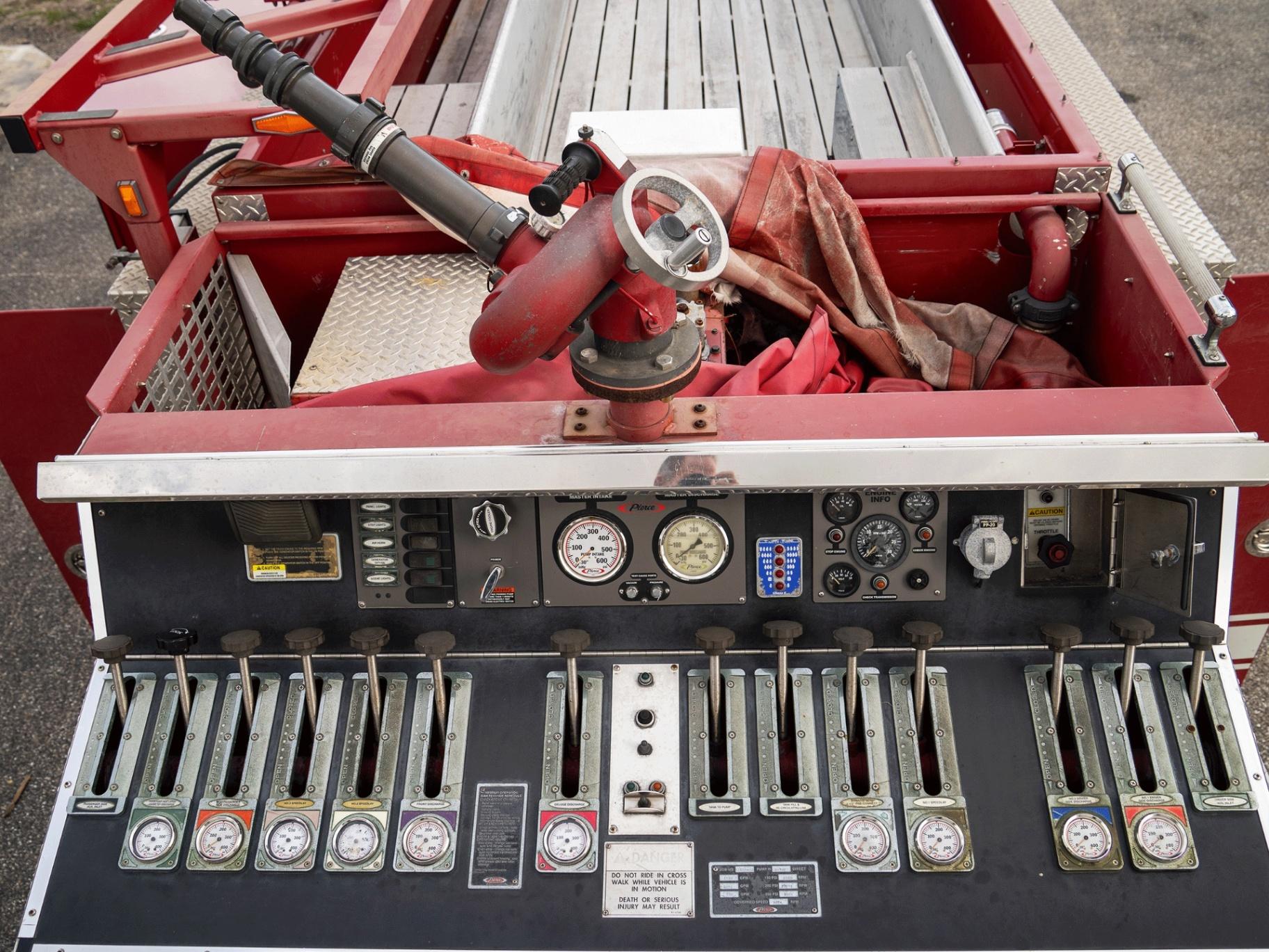 2004 Pierce Quantum Pumper - image 32