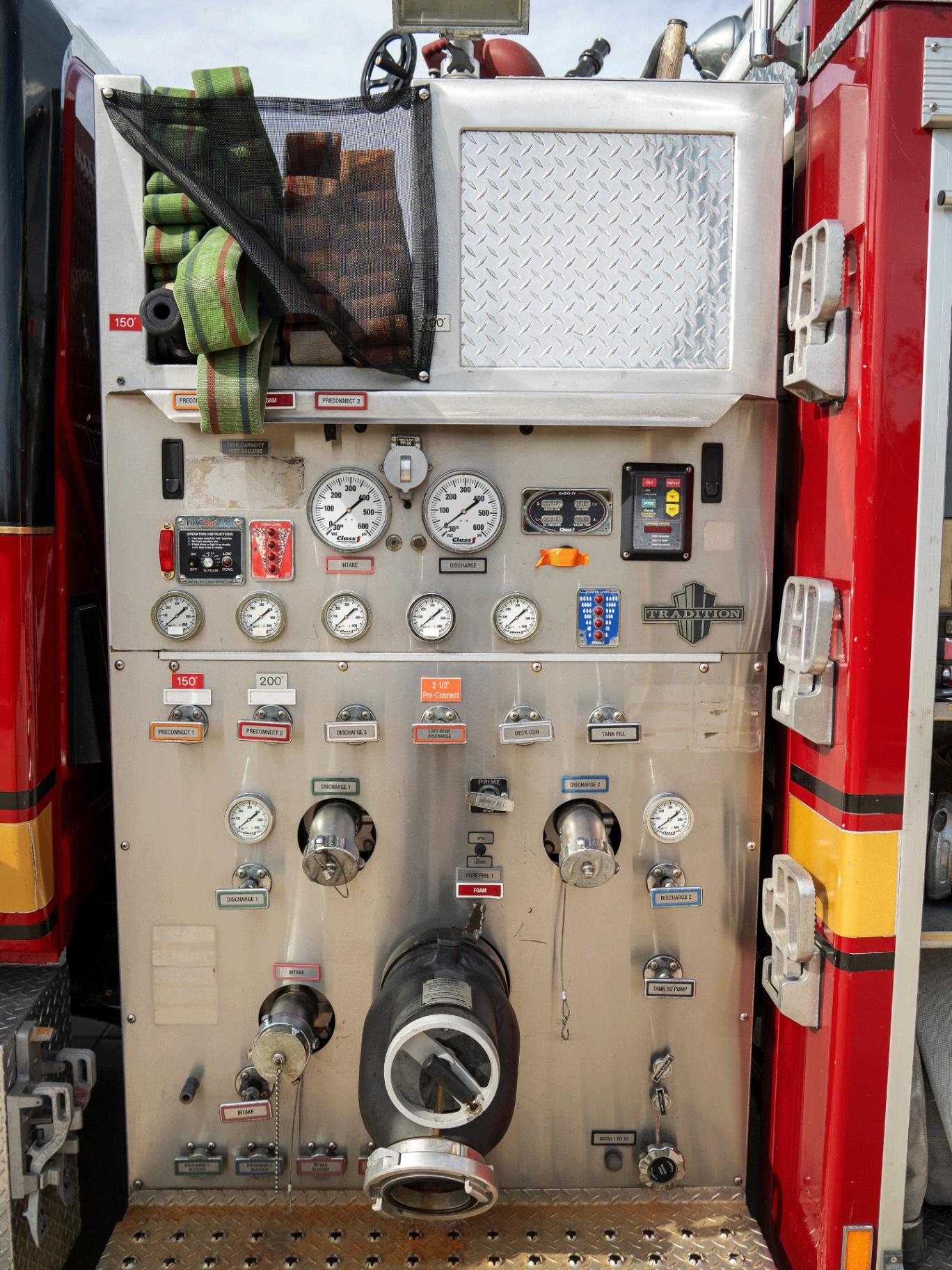 2006 E-One Freightliner Pumper - image 35