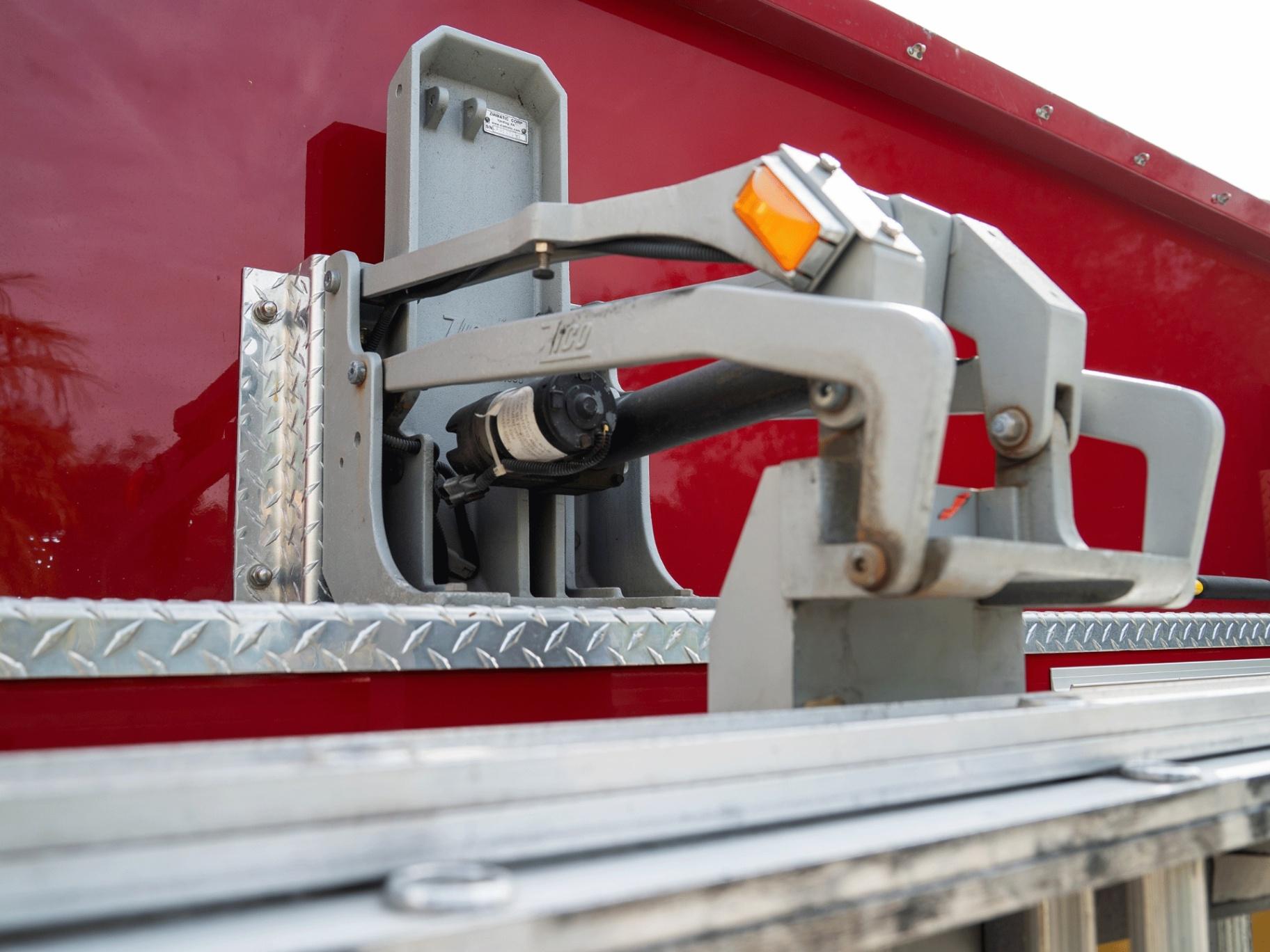 2006 E-One Freightliner Pumper - image 21