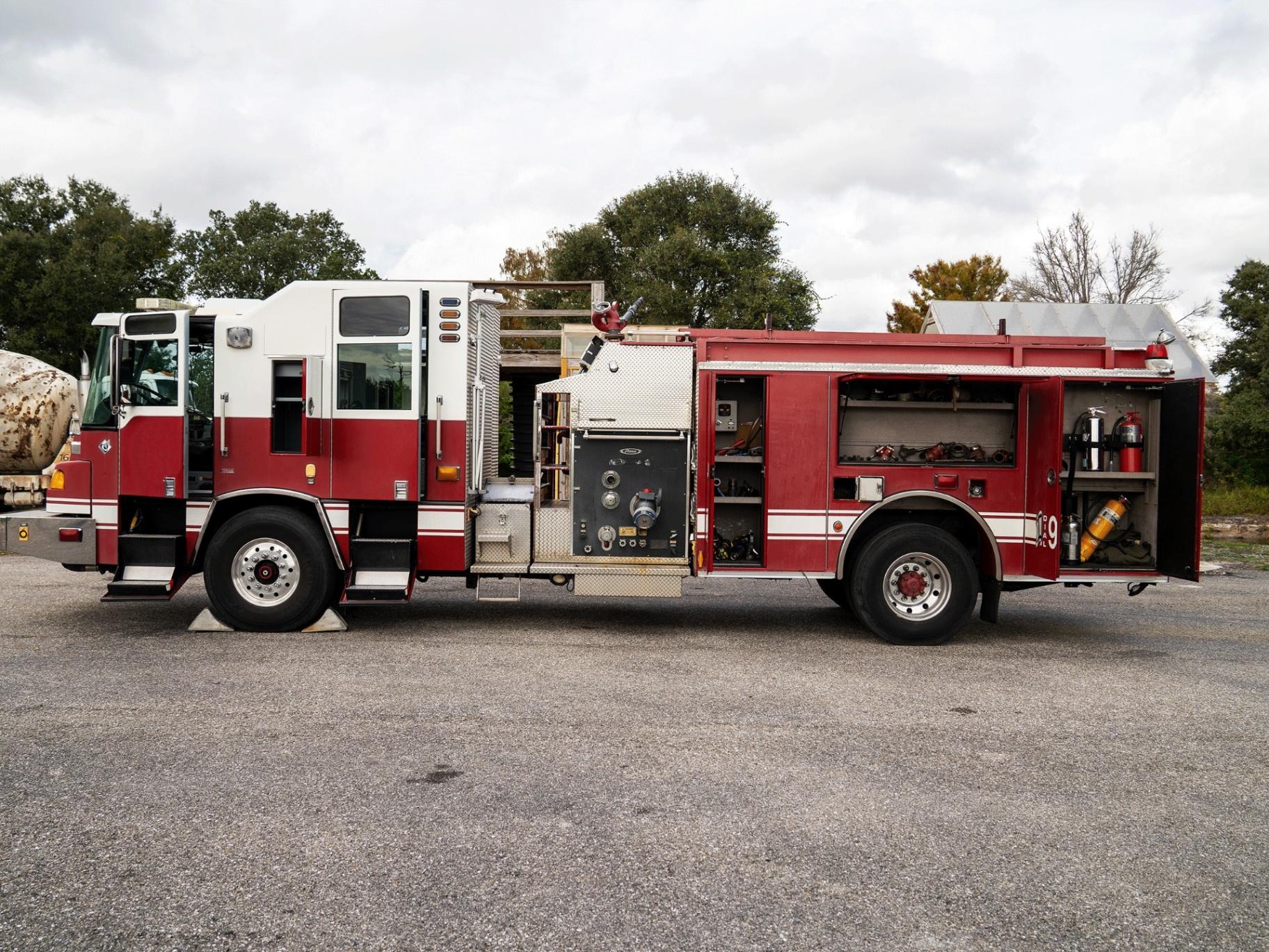 2004 Pierce Quantum Pumper - image 4