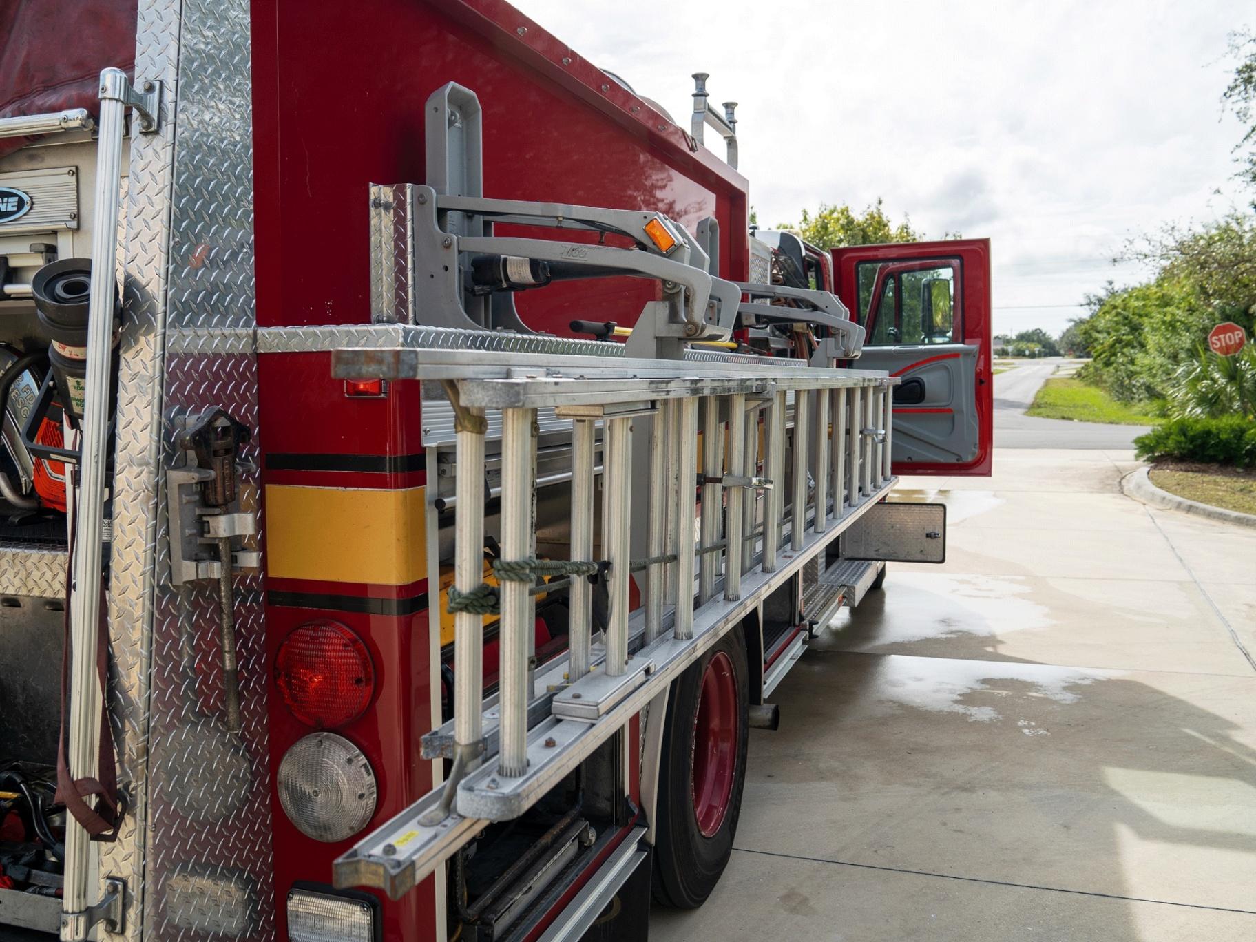 2006 E-One Freightliner Pumper - image 22