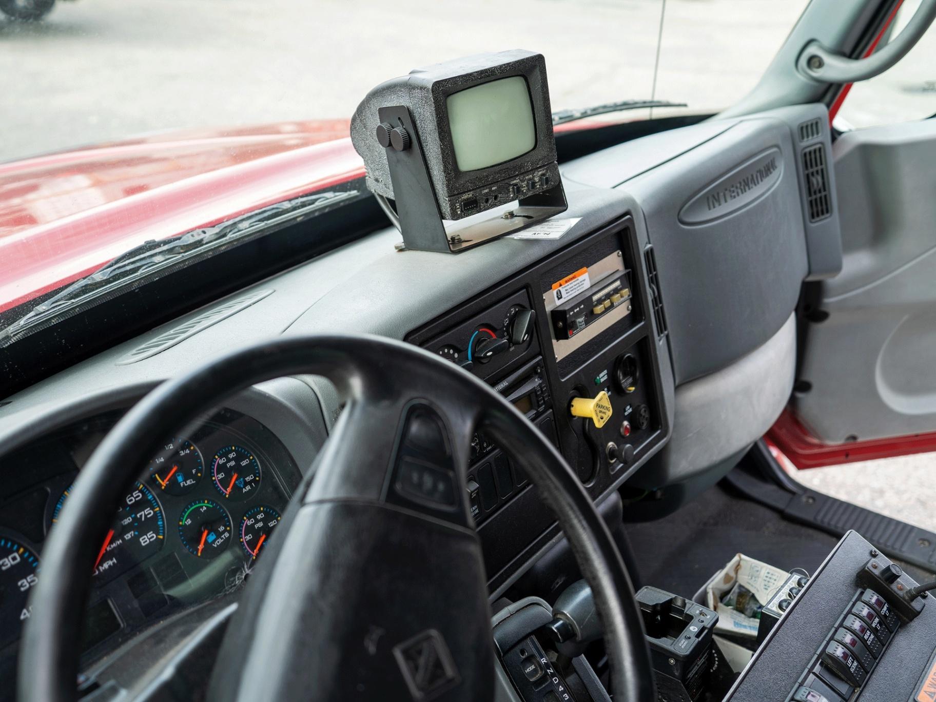 2004 E-One International Commercial Air Truck - image 9