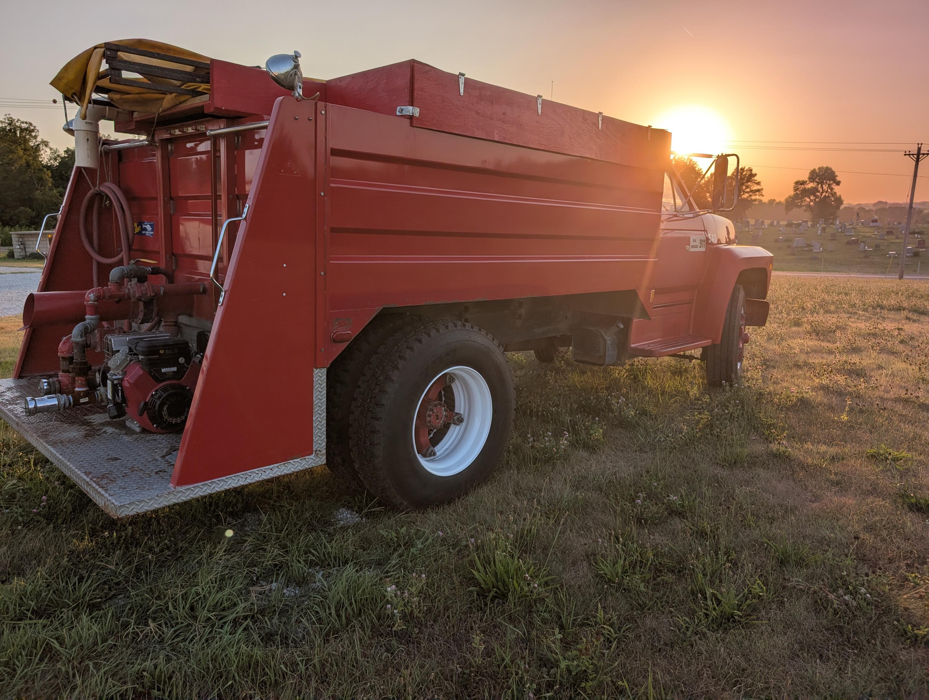 1981 Smeal Ford Tanker - image 7