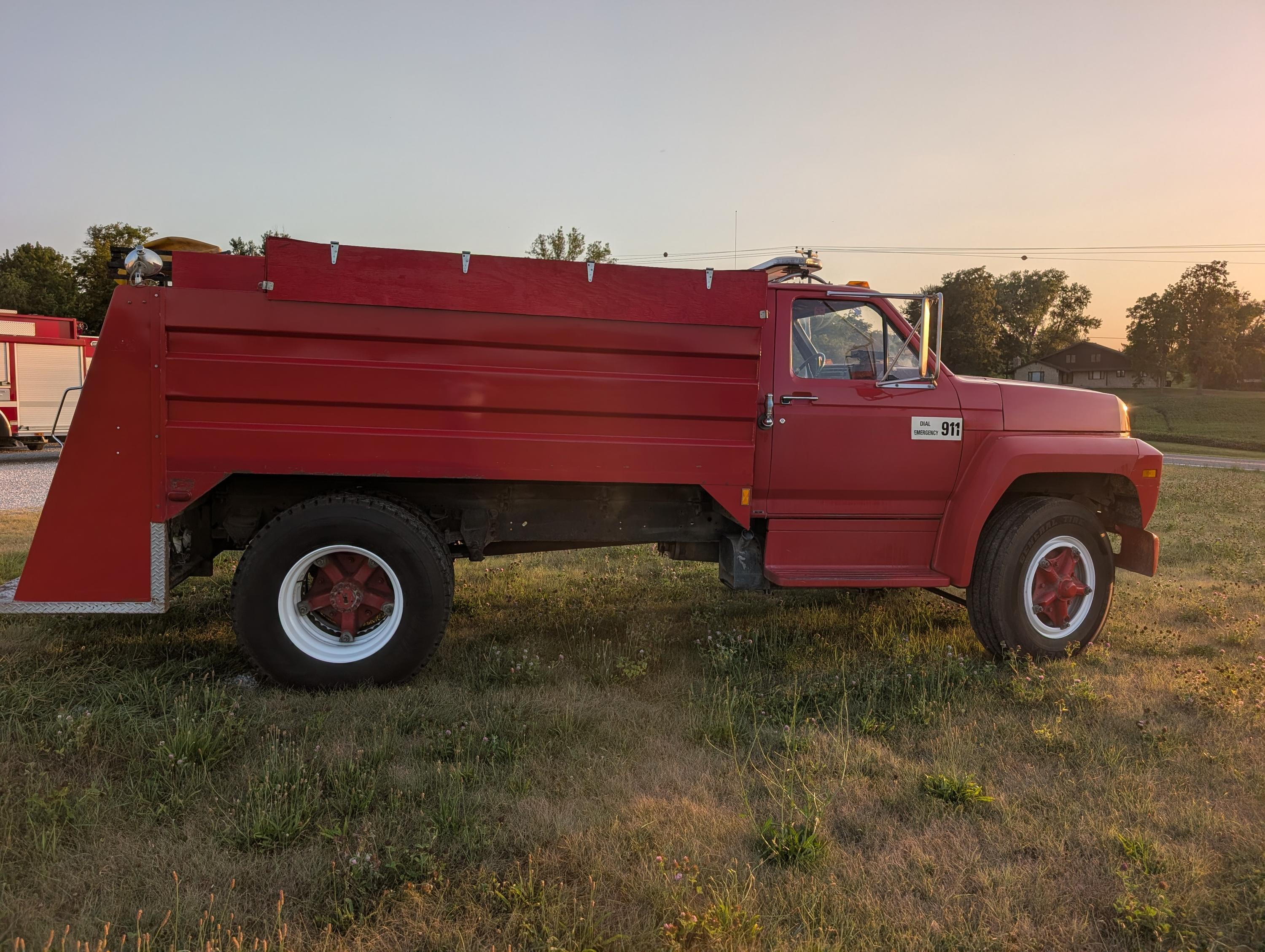 1981 Smeal Ford Tanker - image 4