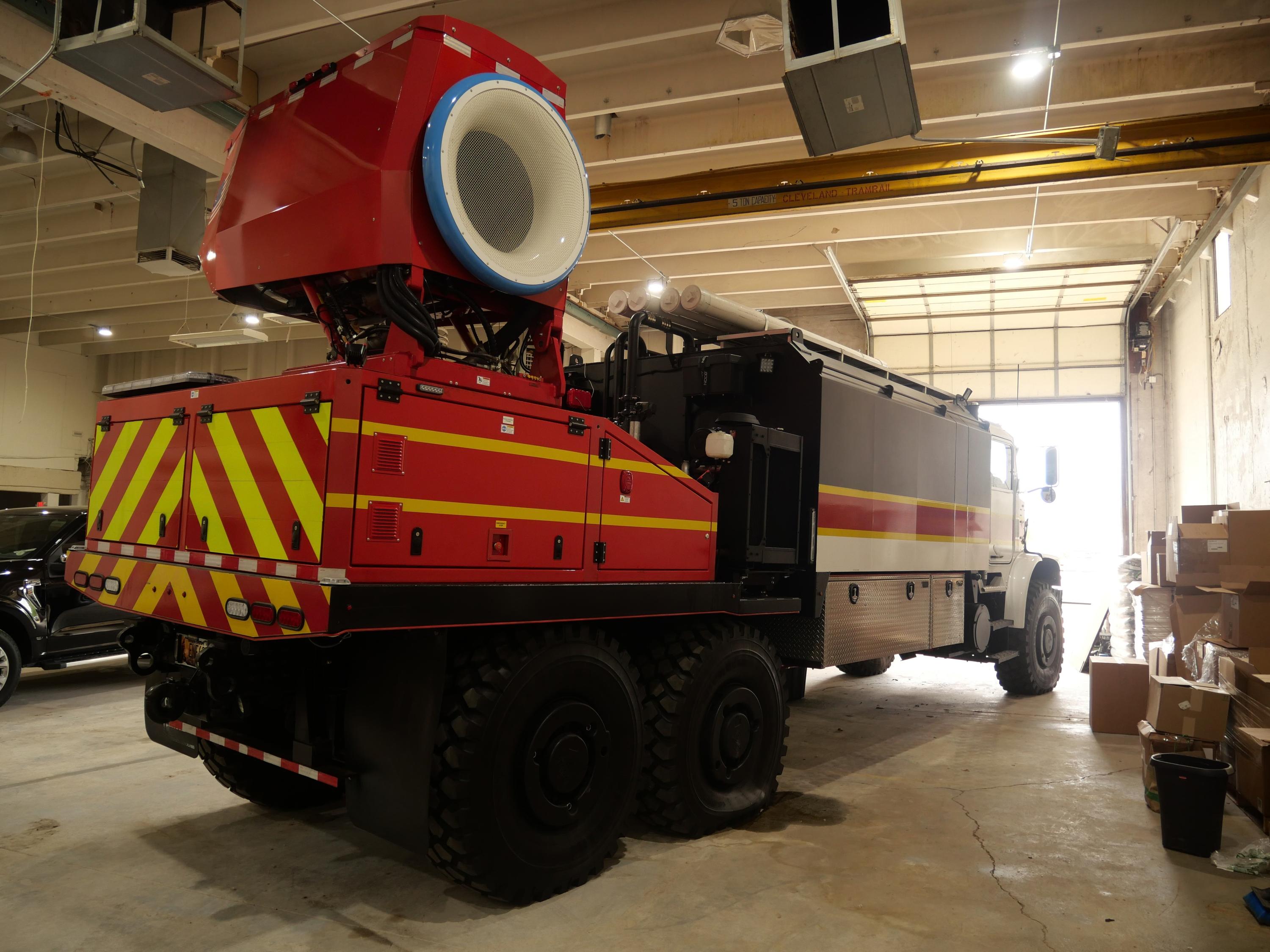 2024 Oshkosh 4x4 Tanker - image 19