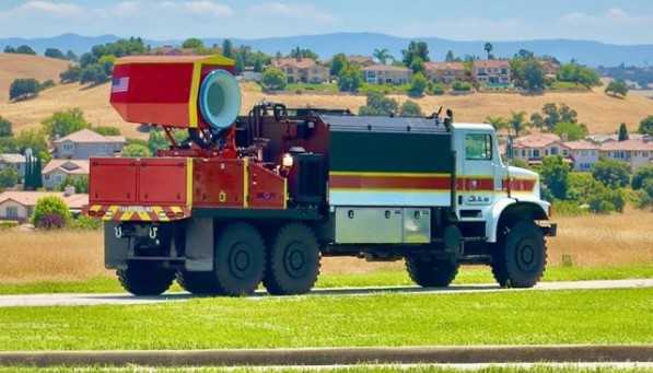 2024 Oshkosh 6x6 Pumper Tanker — photo 4