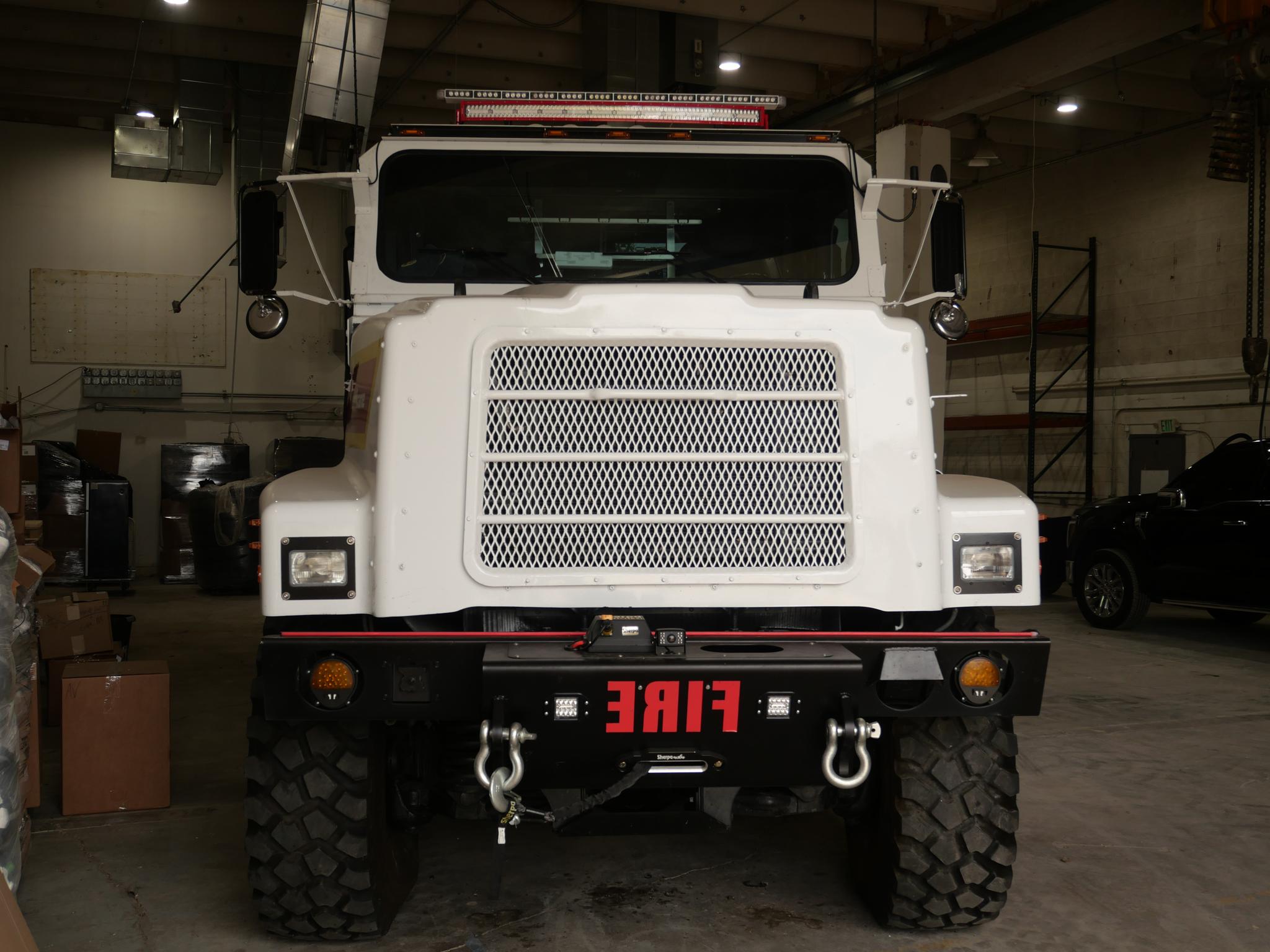 2024 Oshkosh 4x4 Tanker - image 3