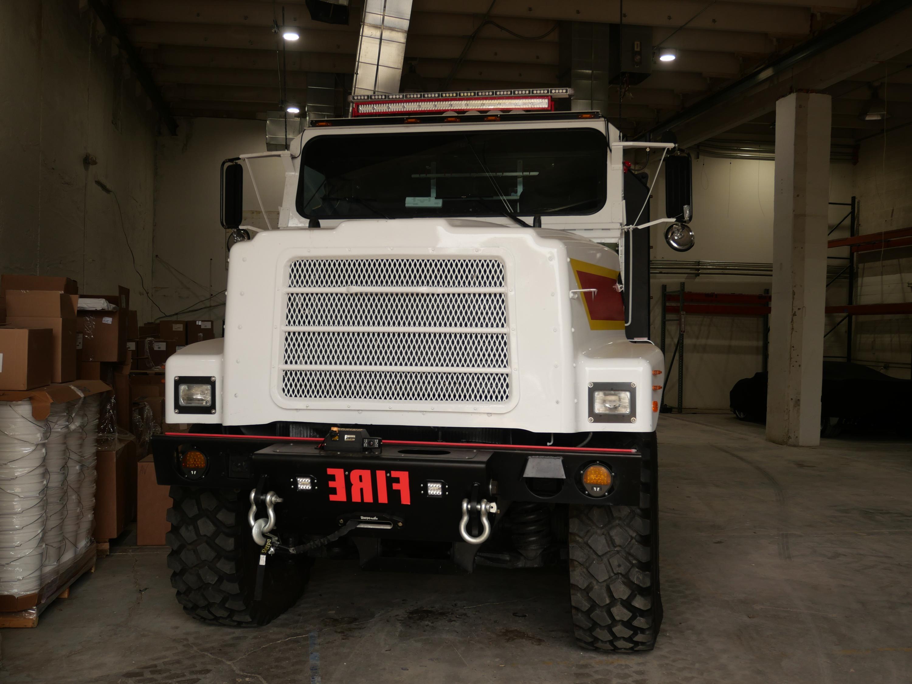 2024 Oshkosh 4x4 Tanker - image 10