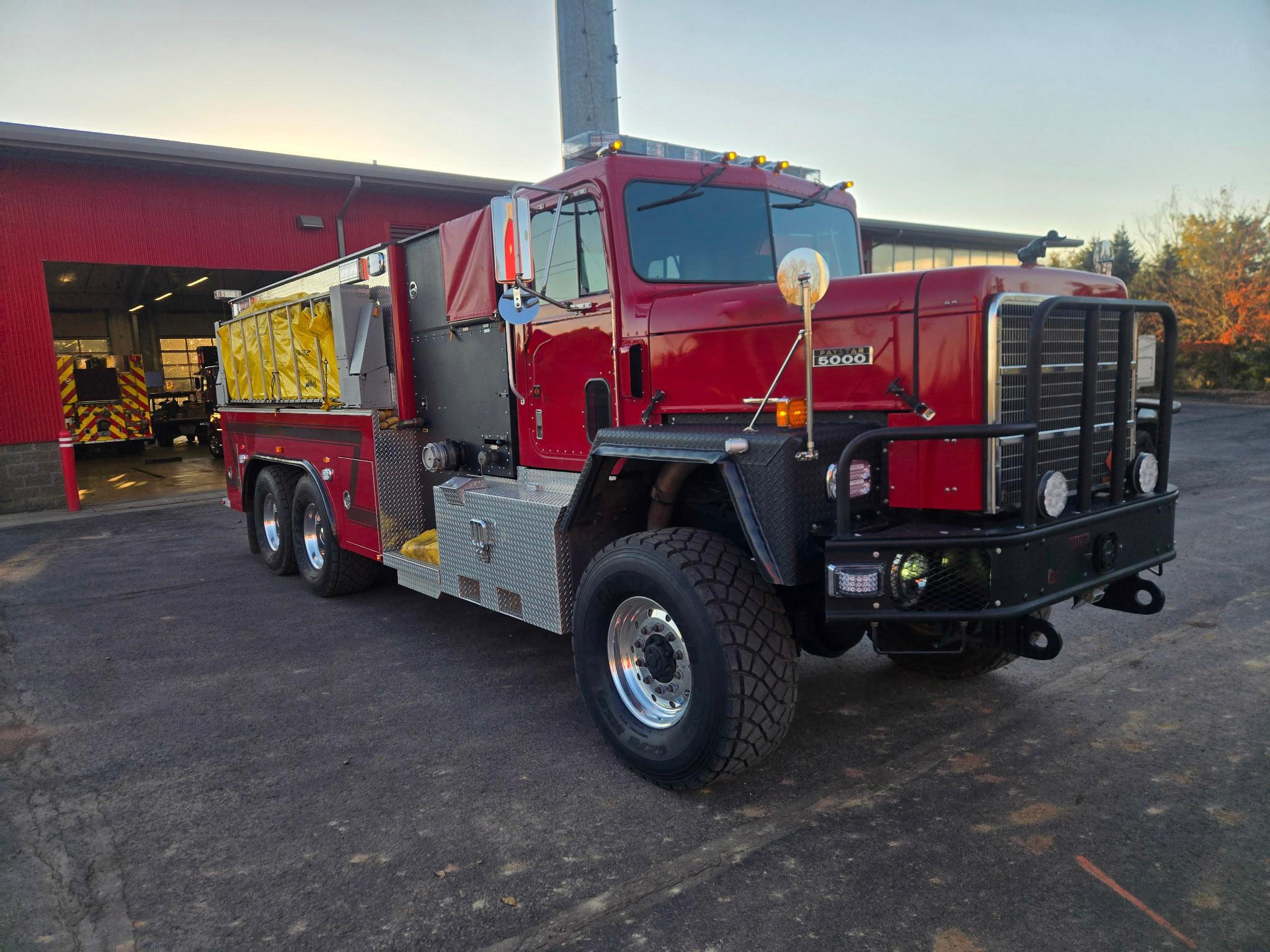 1987 KME International 4x4 Tanker - image 2