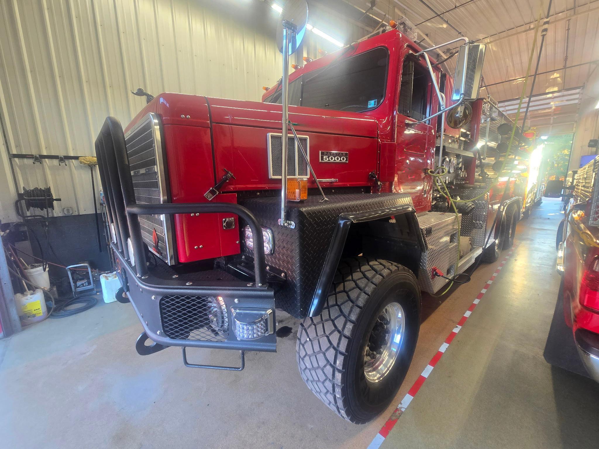 1987 KME International 4x4 Tanker - image 1