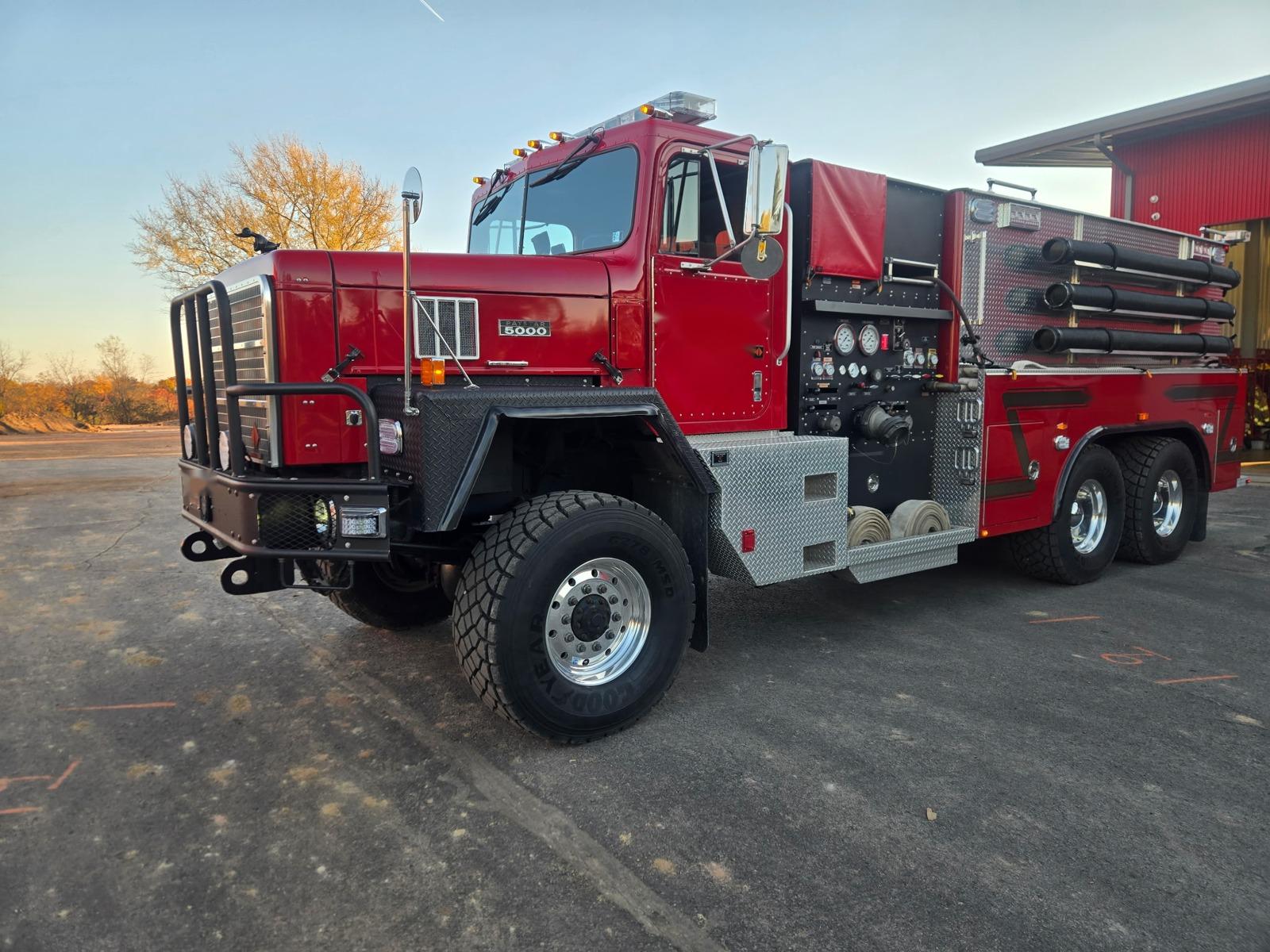 1987 KME International 4x4 Tanker - image 5