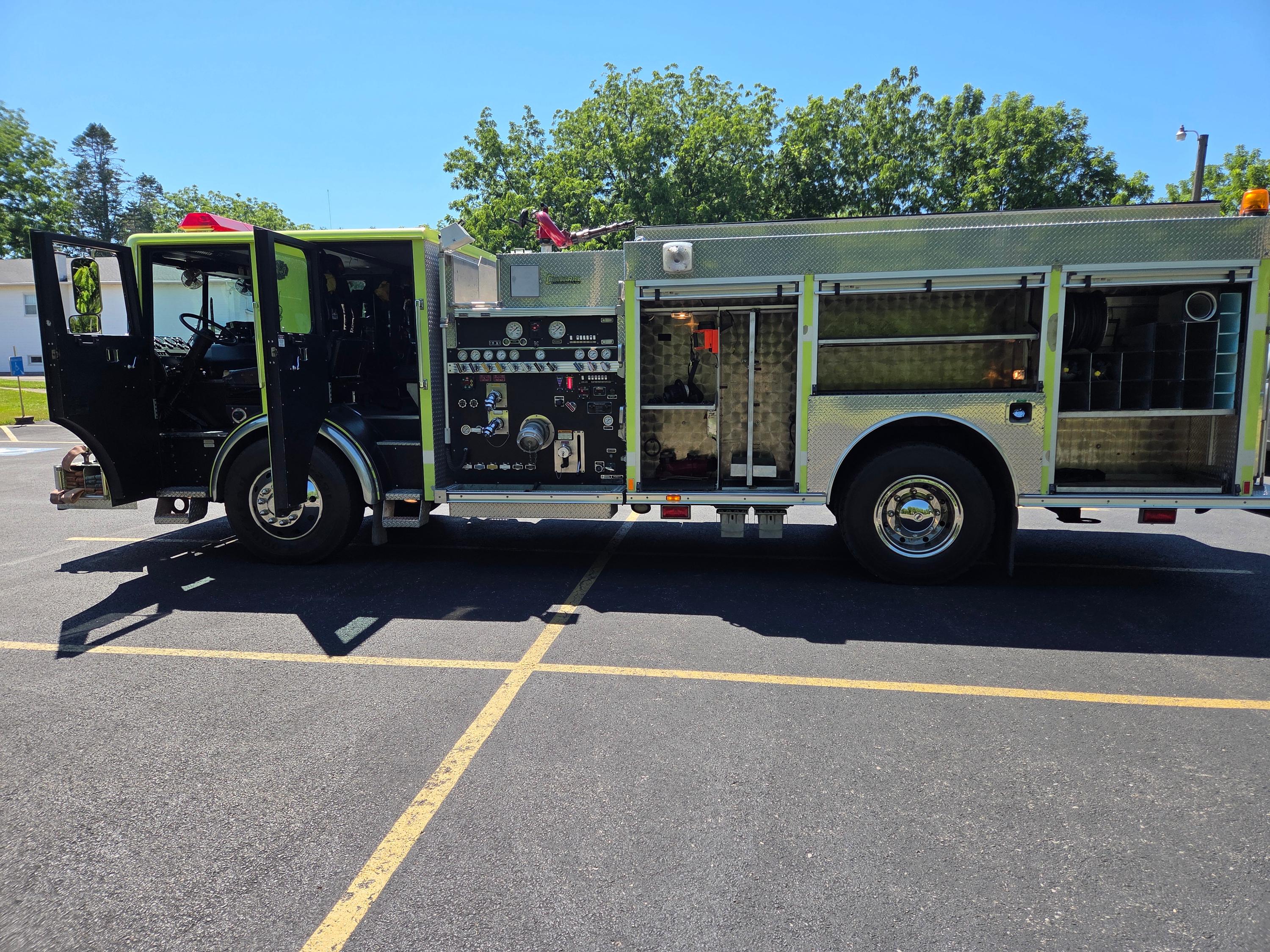 2001 Central States HME Pumper - image 4