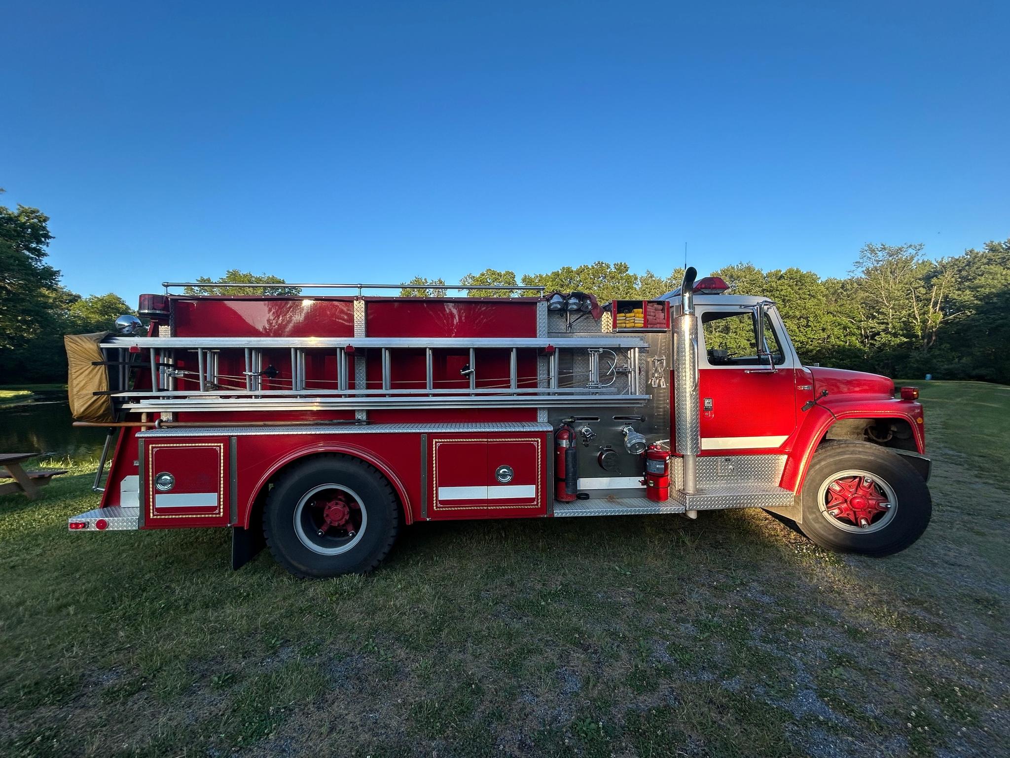 1983 4 Guys International Pumper - image 3