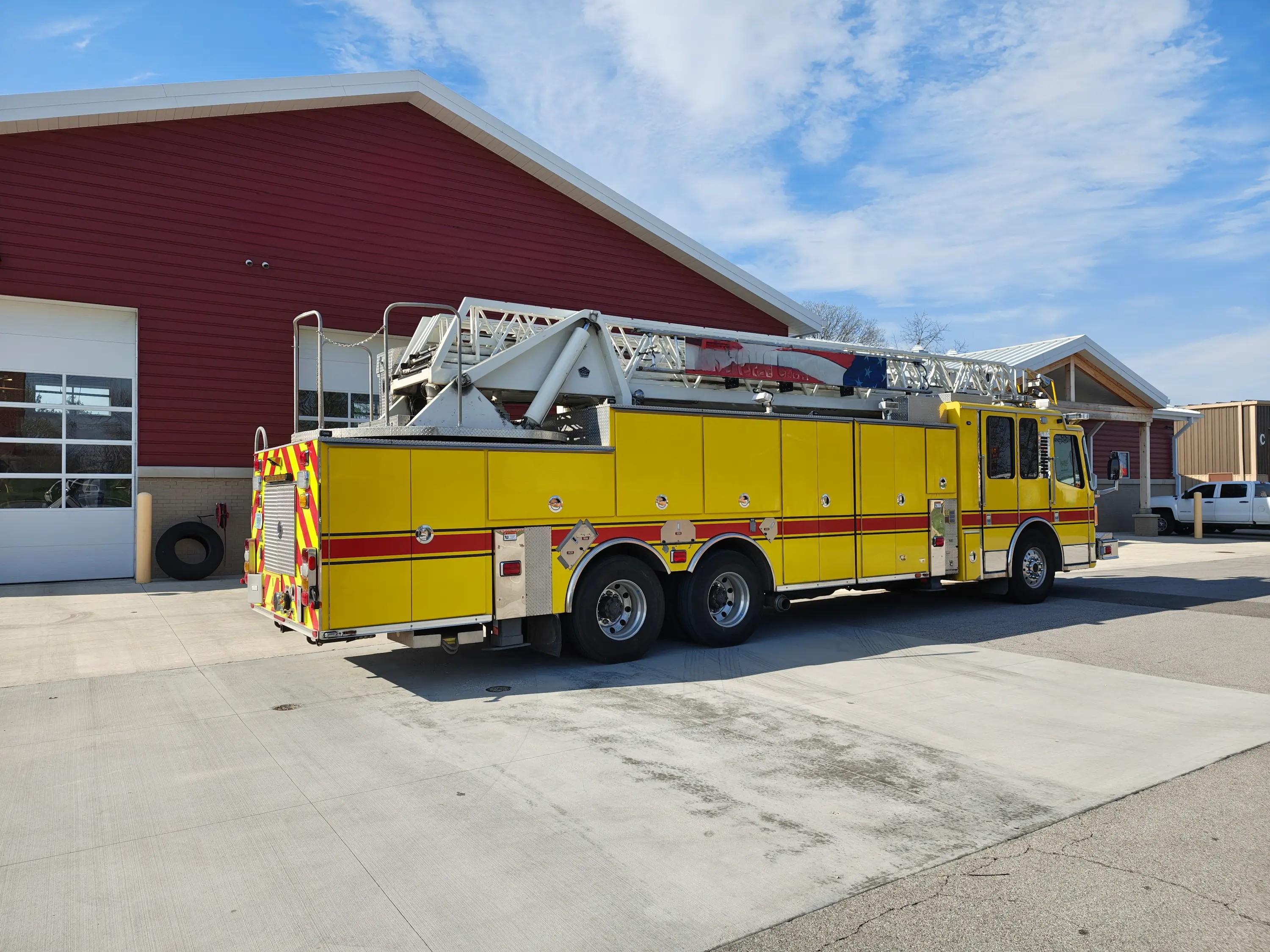 2013 Ferrara Igniter 107' Aerial - image 5