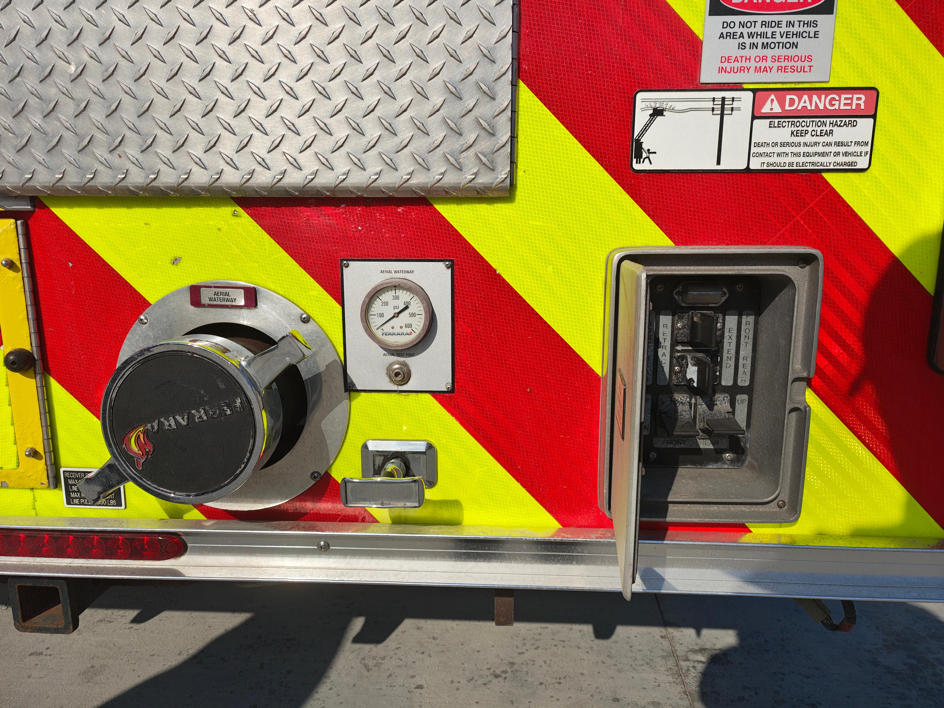 2013 Ferrara Igniter 107' Aerial - image 23
