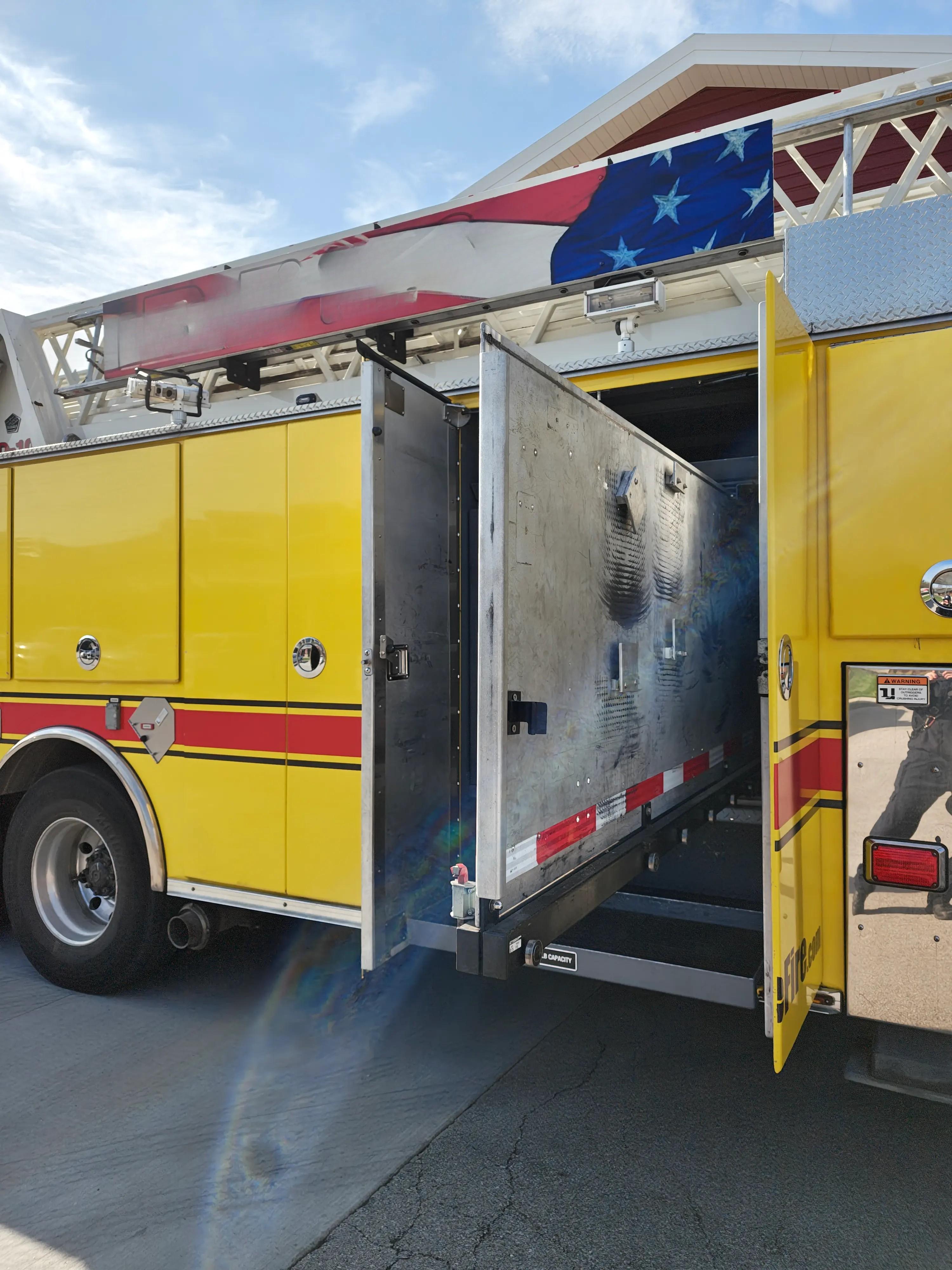2013 Ferrara Igniter 107' Aerial - image 14
