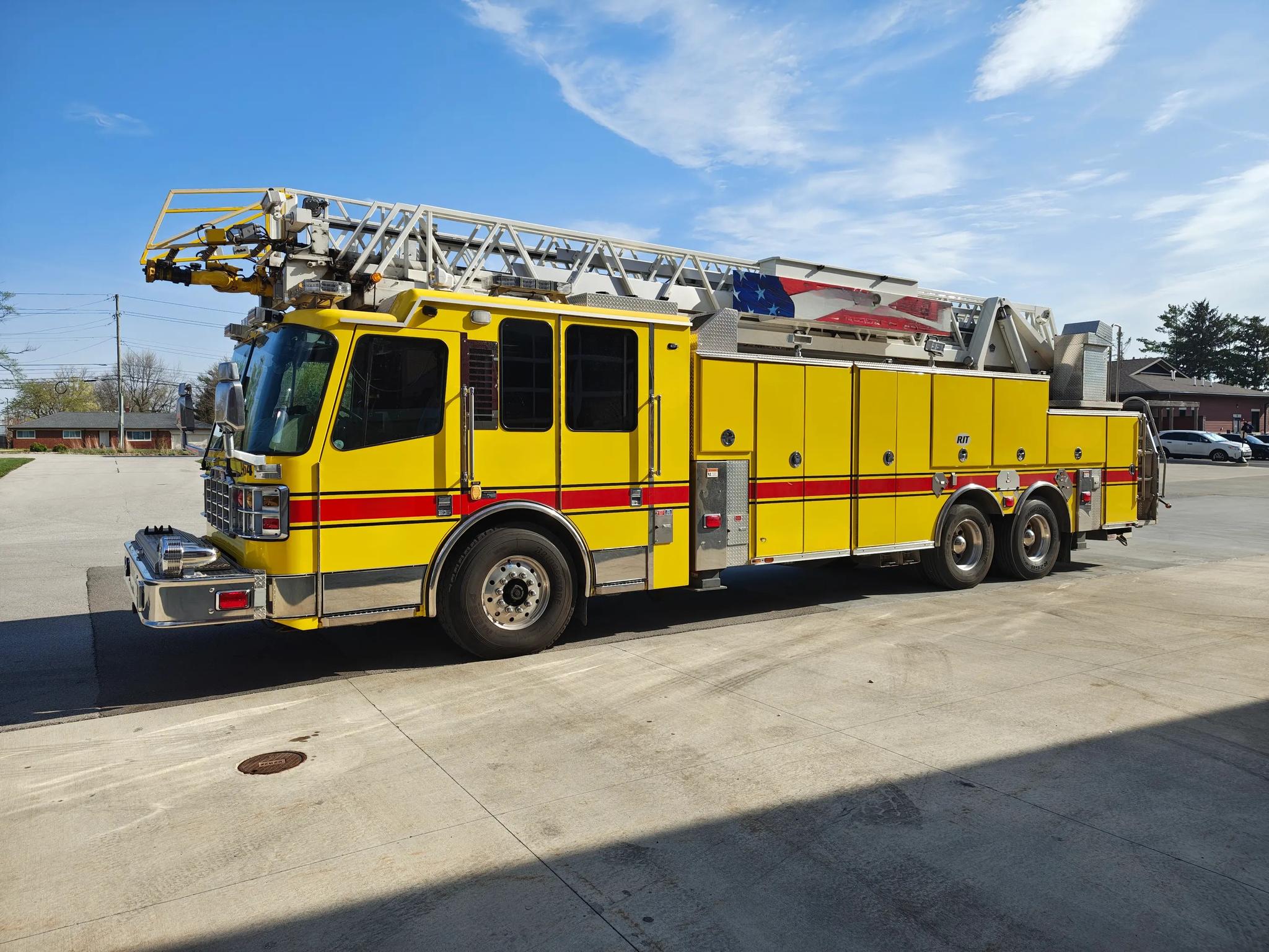 2013 Ferrara Igniter 107' Aerial - image 1