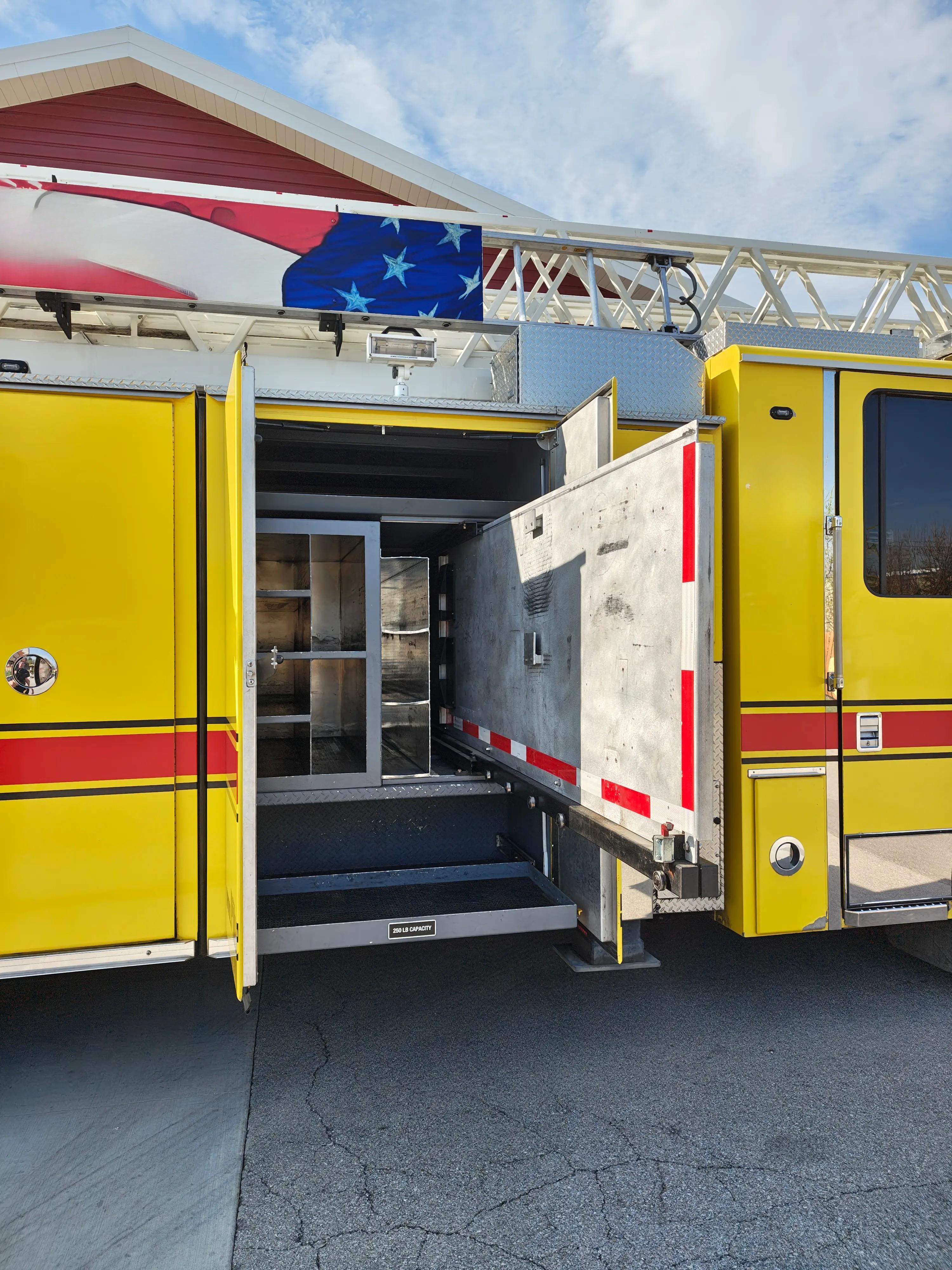 2013 Ferrara Igniter 107' Aerial - image 13