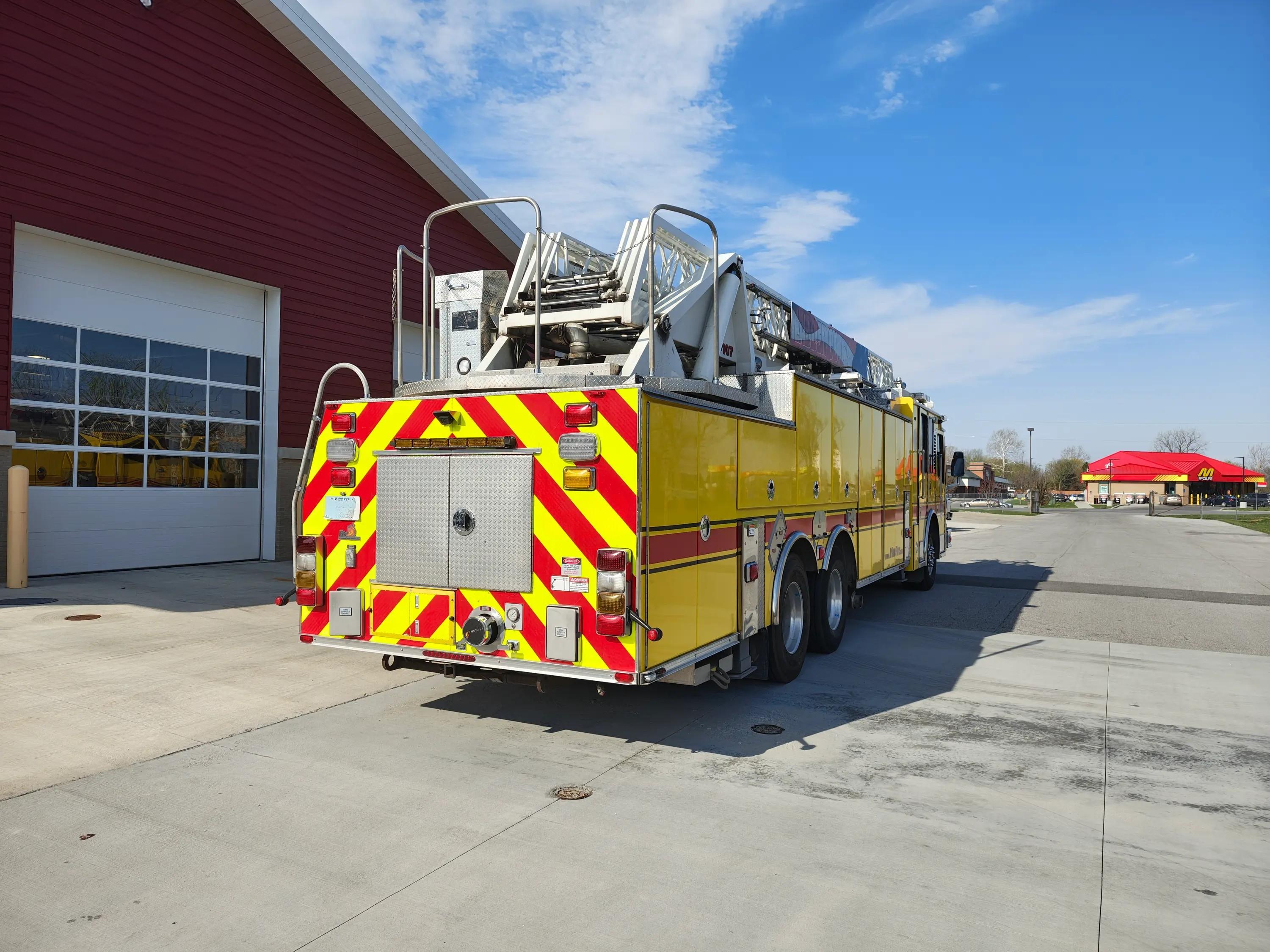 2013 Ferrara Igniter 107' Aerial - image 6