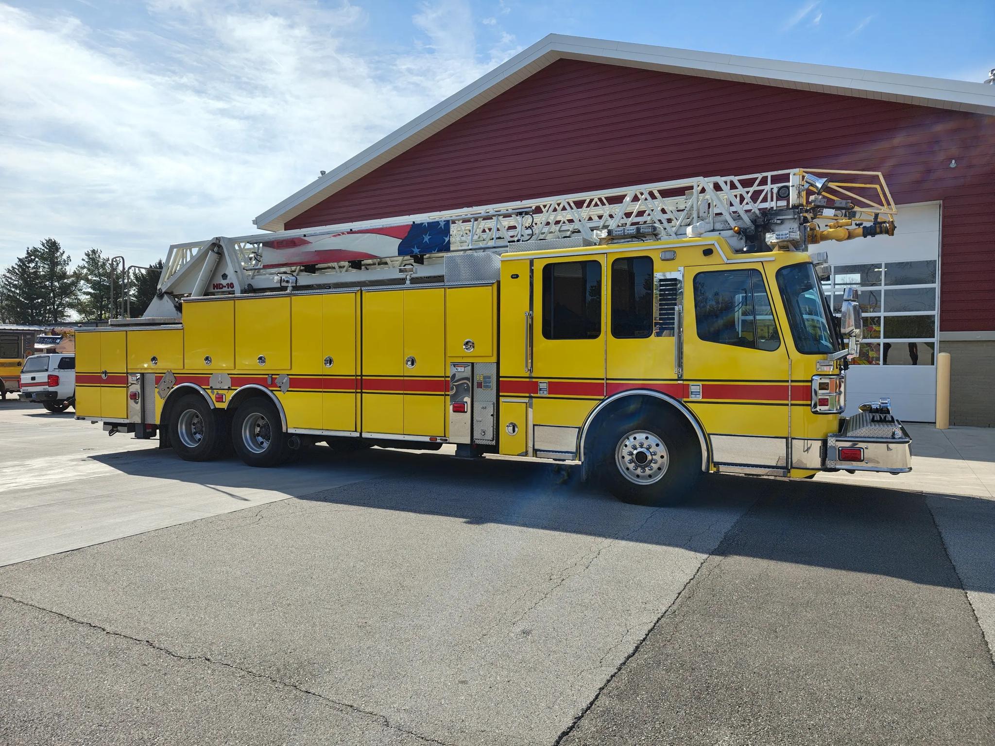 2013 Ferrara Igniter 107' Aerial - image 3