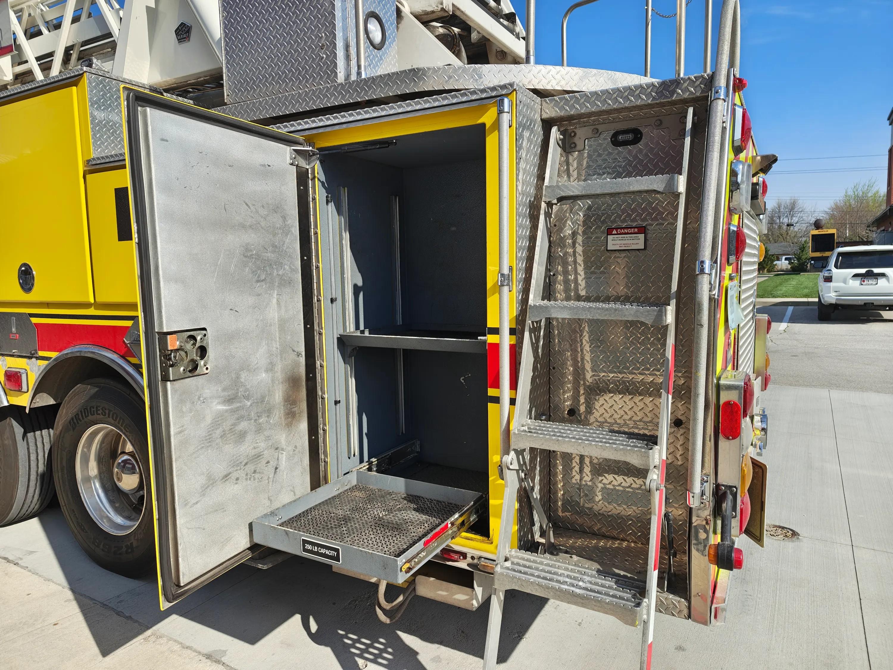 2013 Ferrara Igniter 107' Aerial - image 24
