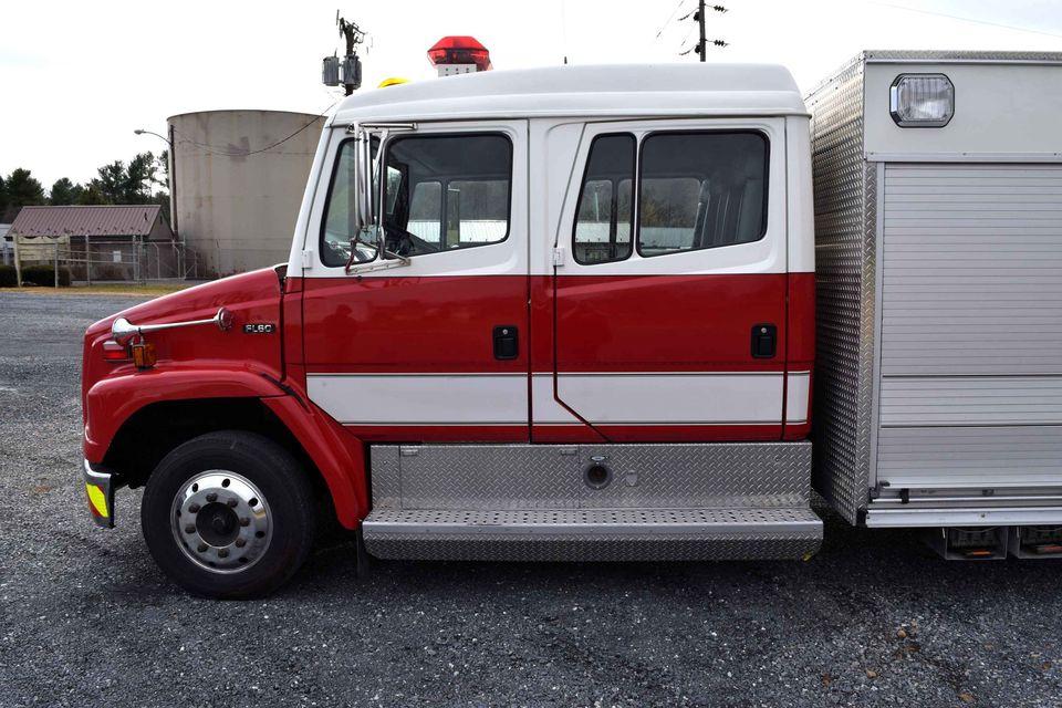 2001 Freightliner FL60 Salisbury Rescue - image 7
