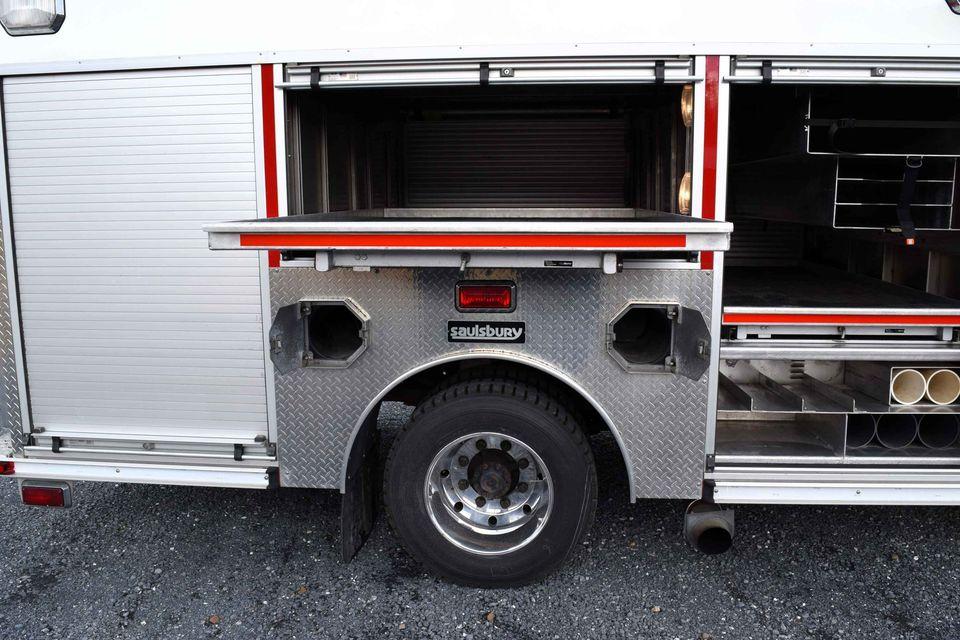 2001 Freightliner FL60 Salisbury Rescue - image 8