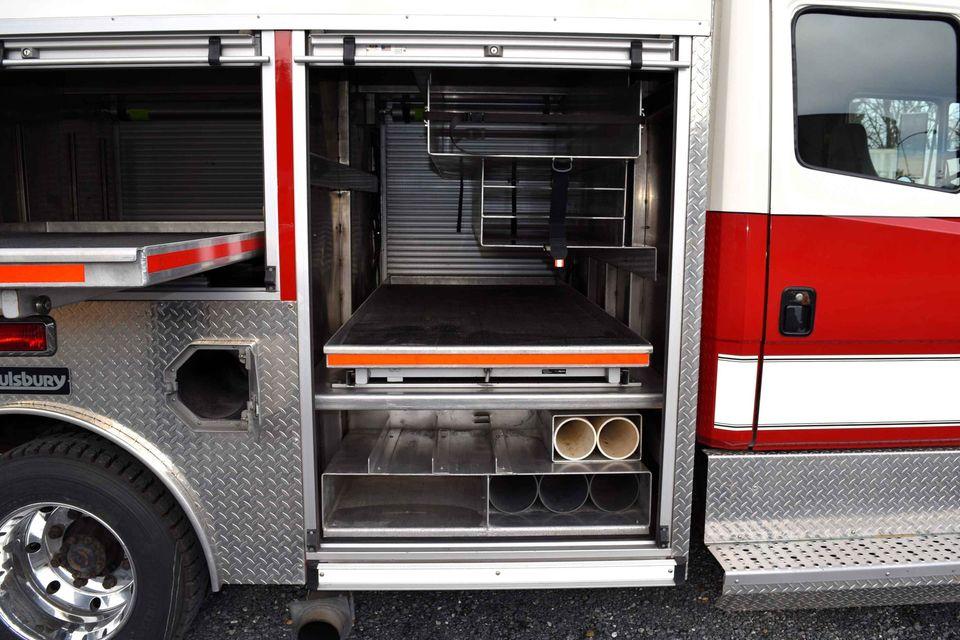 2001 Freightliner FL60 Salisbury Rescue - image 9