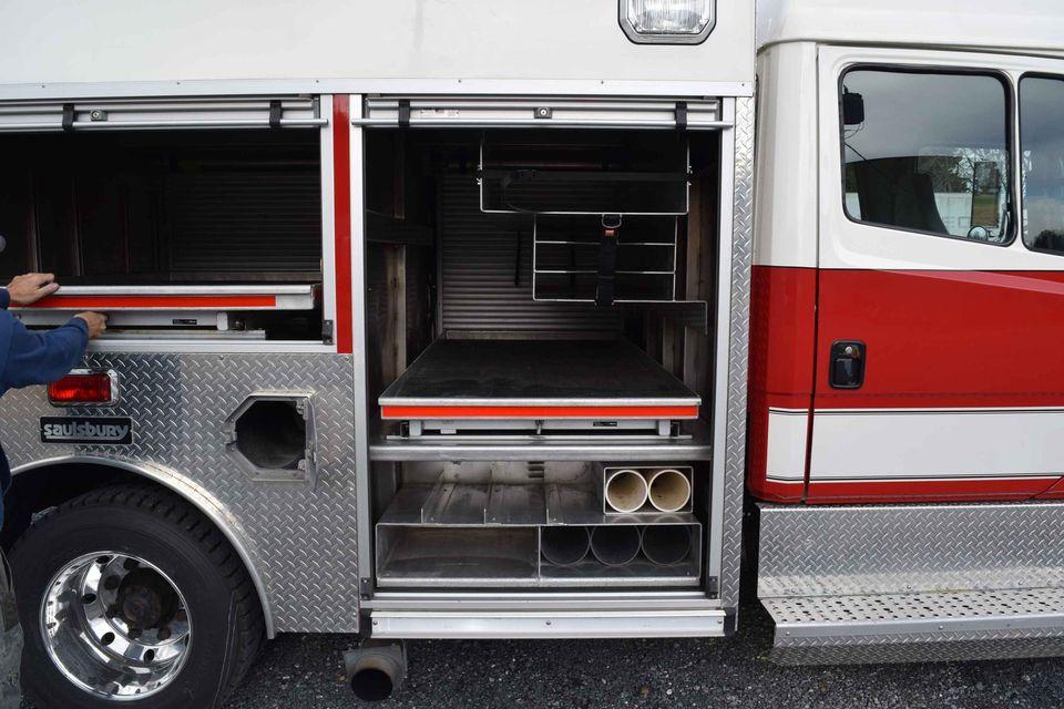 2001 Freightliner FL60 Salisbury Rescue - image 12