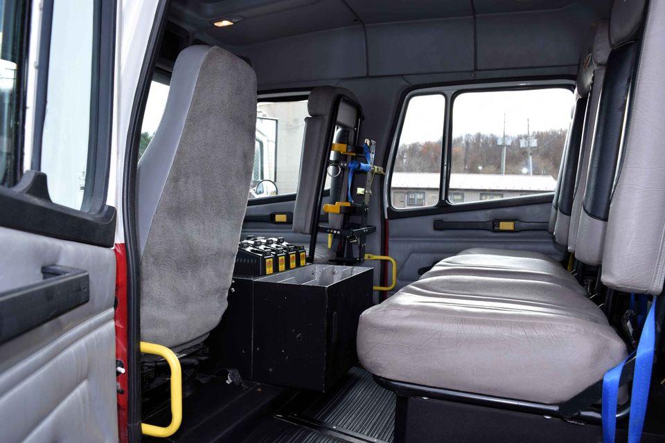 2001 Freightliner FL60 Salisbury Rescue - image 13