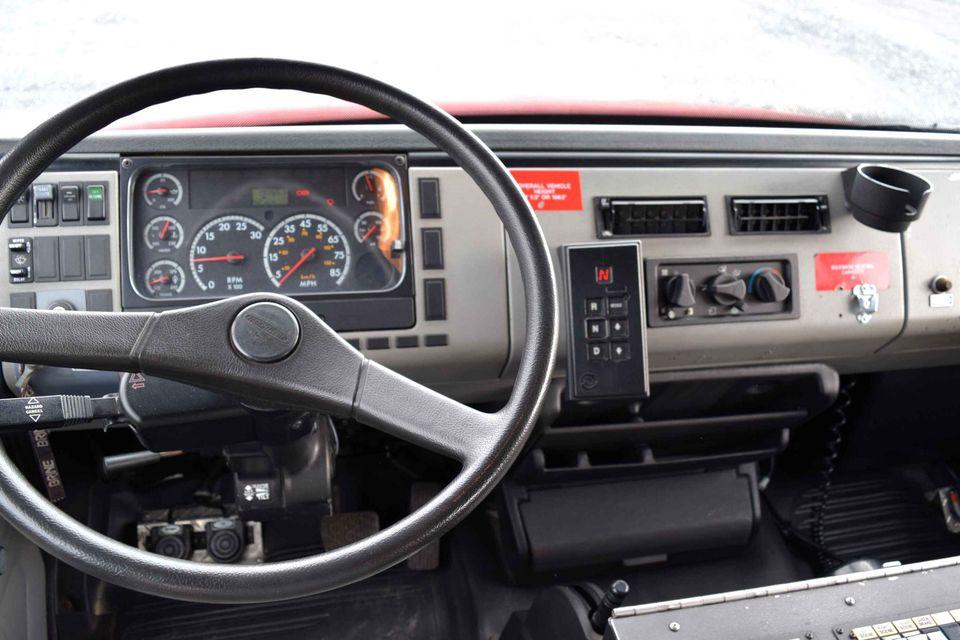 2001 Freightliner FL60 Salisbury Rescue - image 14