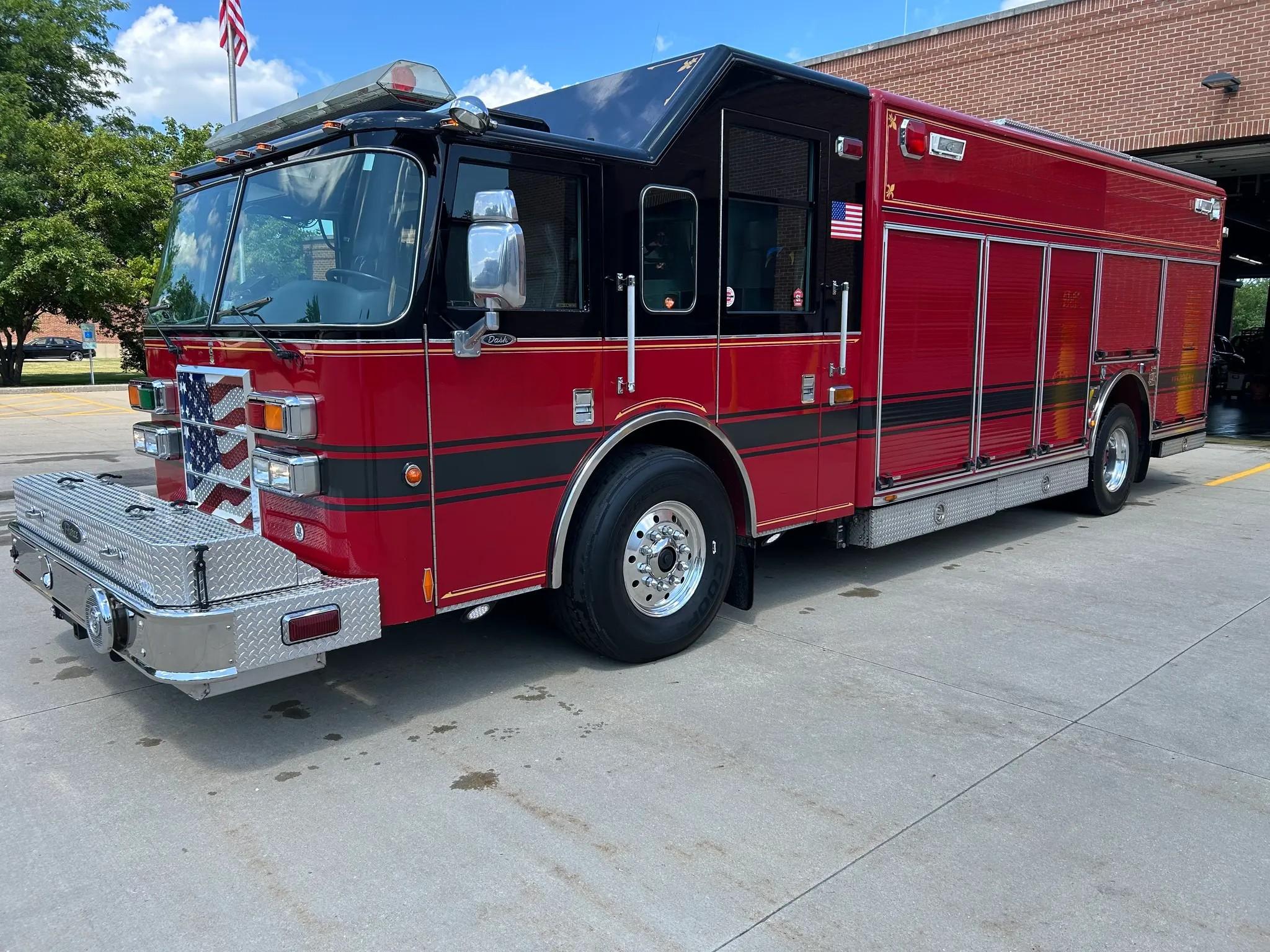2002 Pierce Heavy Rescue - image 1