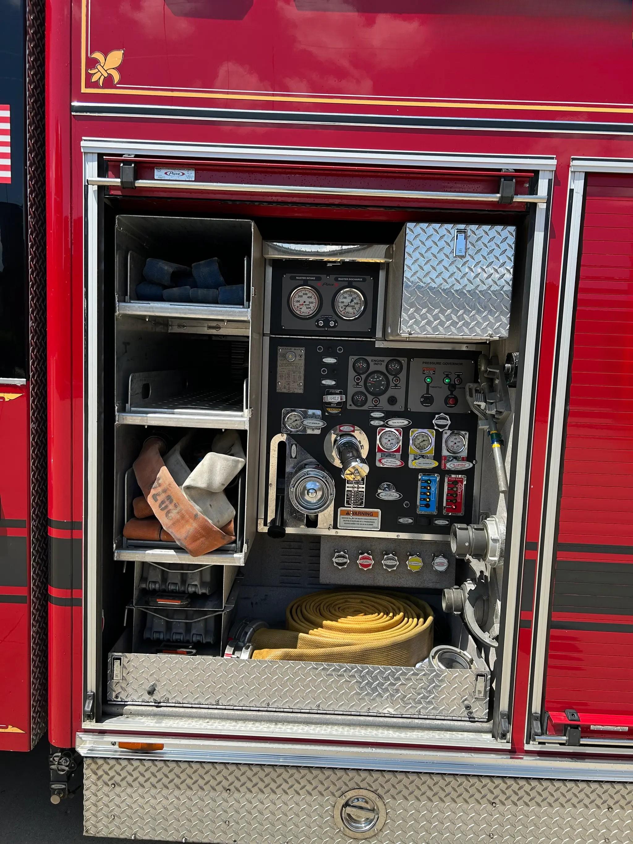 2002 Pierce Heavy Rescue - image 5