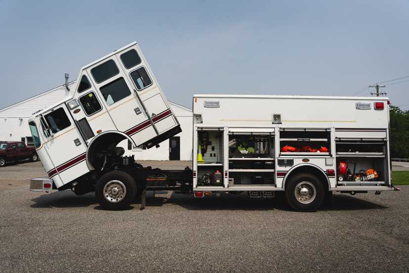 2000 KME Heavy Rescue — photo 8