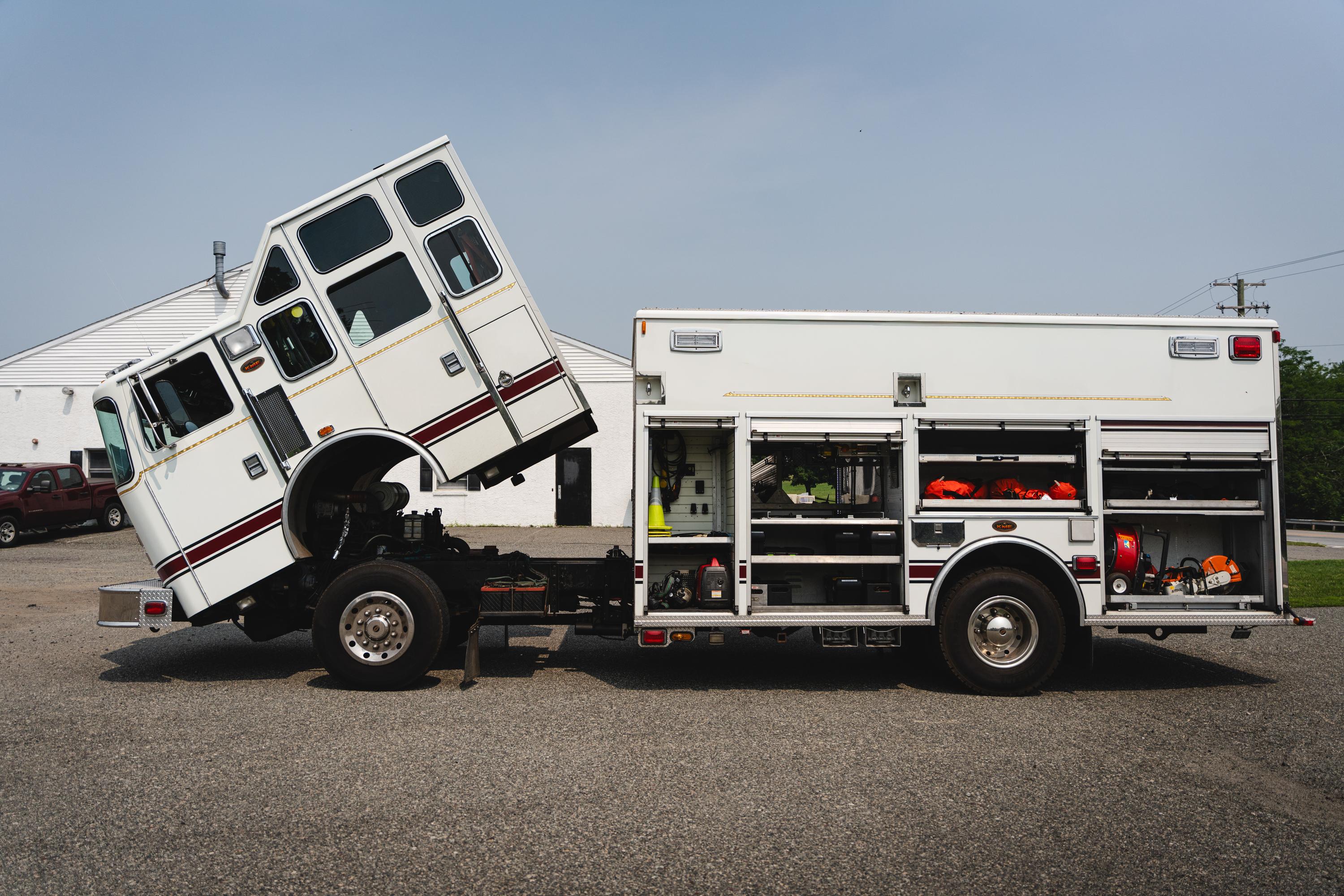 2000 KME Heavy Rescue - image 8