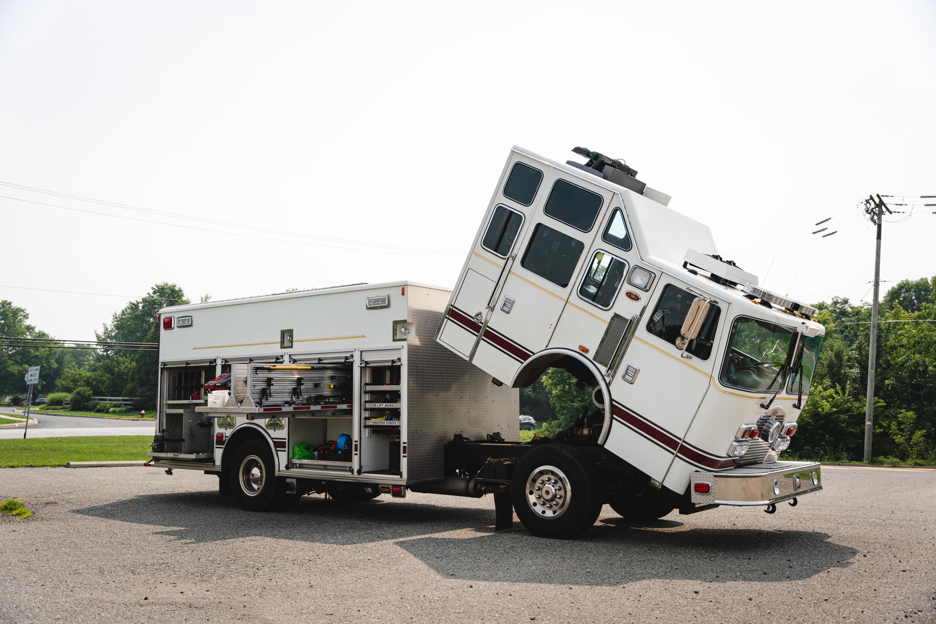2000 KME Heavy Rescue - image 12