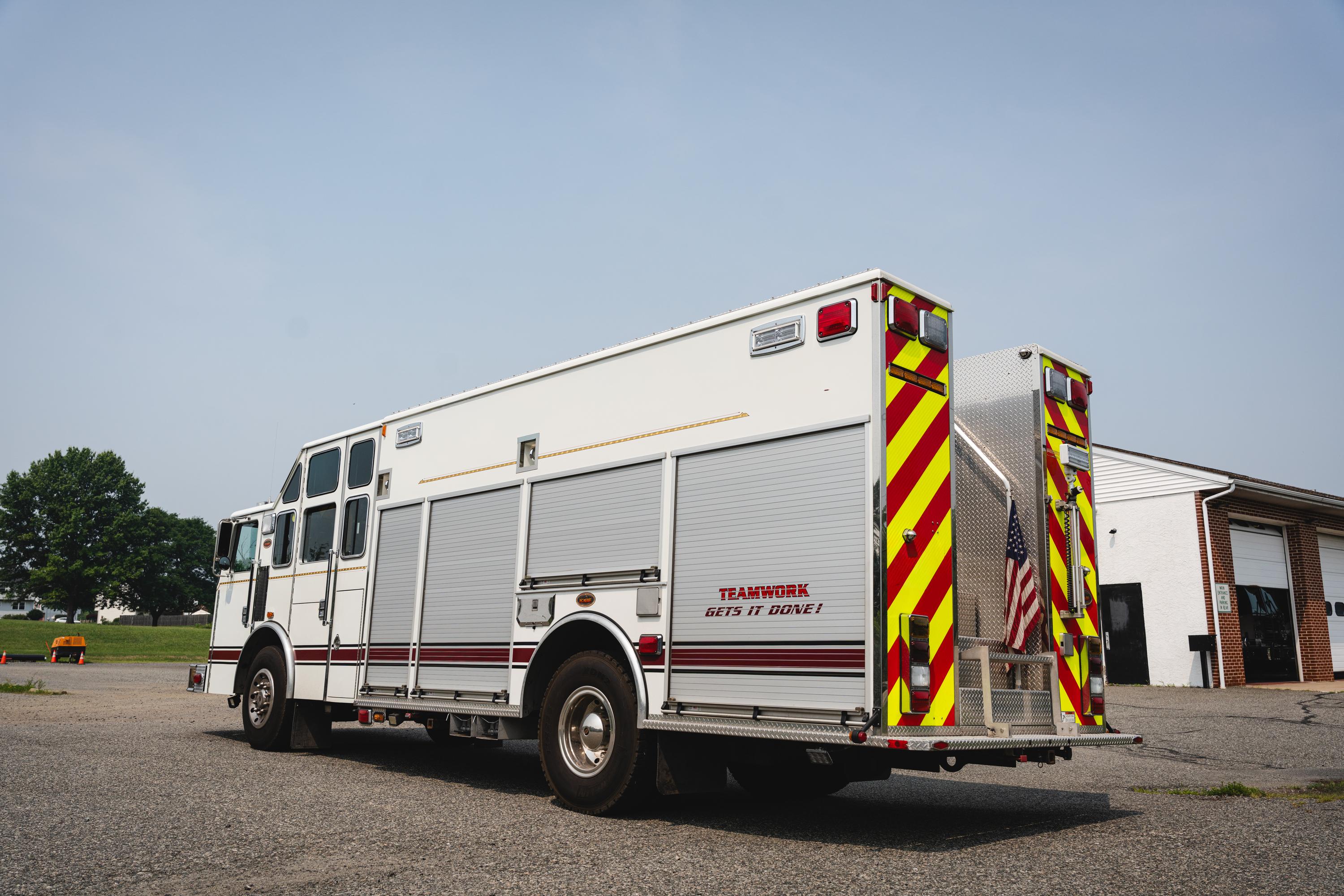 2000 KME Heavy Rescue - image 10