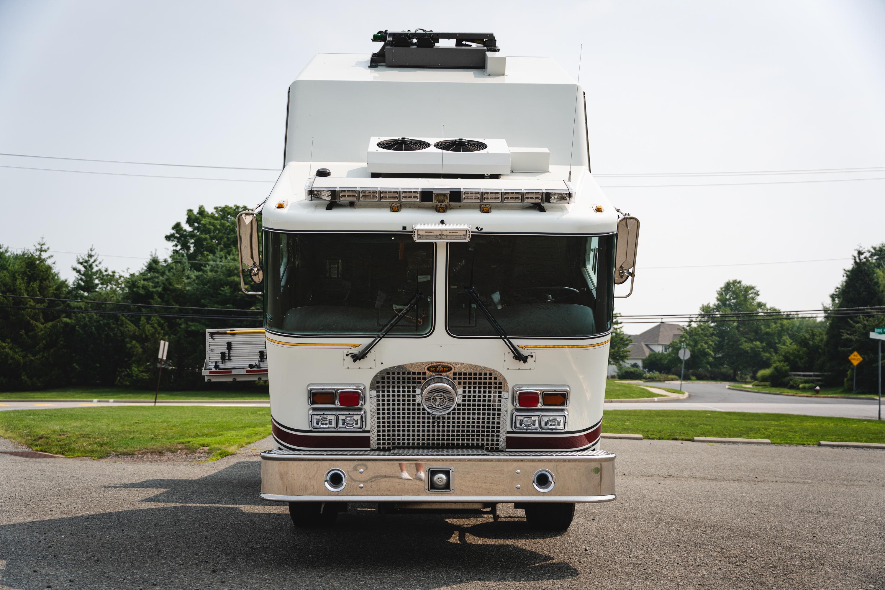 2000 KME Heavy Rescue - image 13