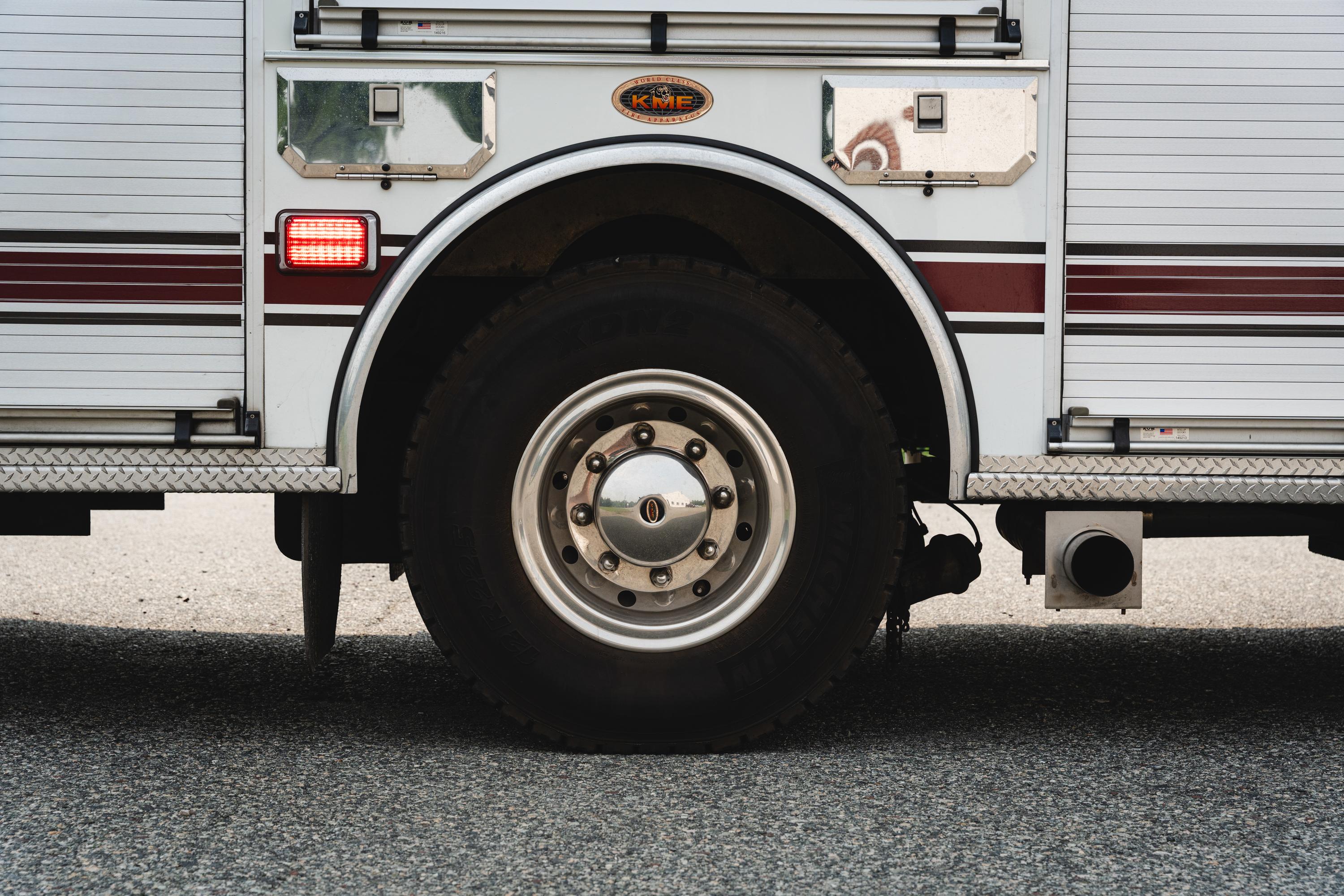 2000 KME Heavy Rescue - image 14
